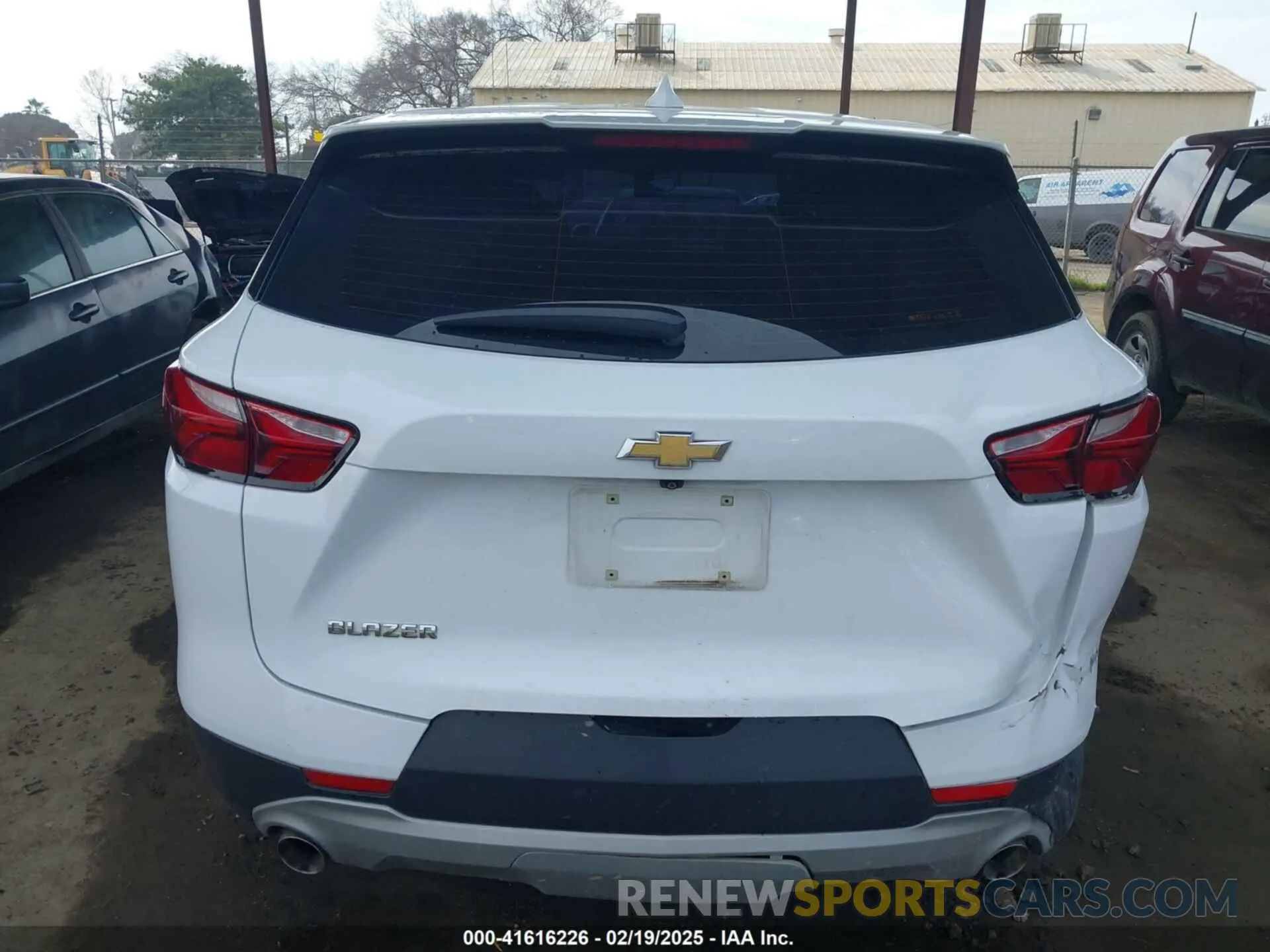17 Photograph of a damaged car 3GNKBARA8MS512146 CHEVROLET BLAZER 2021