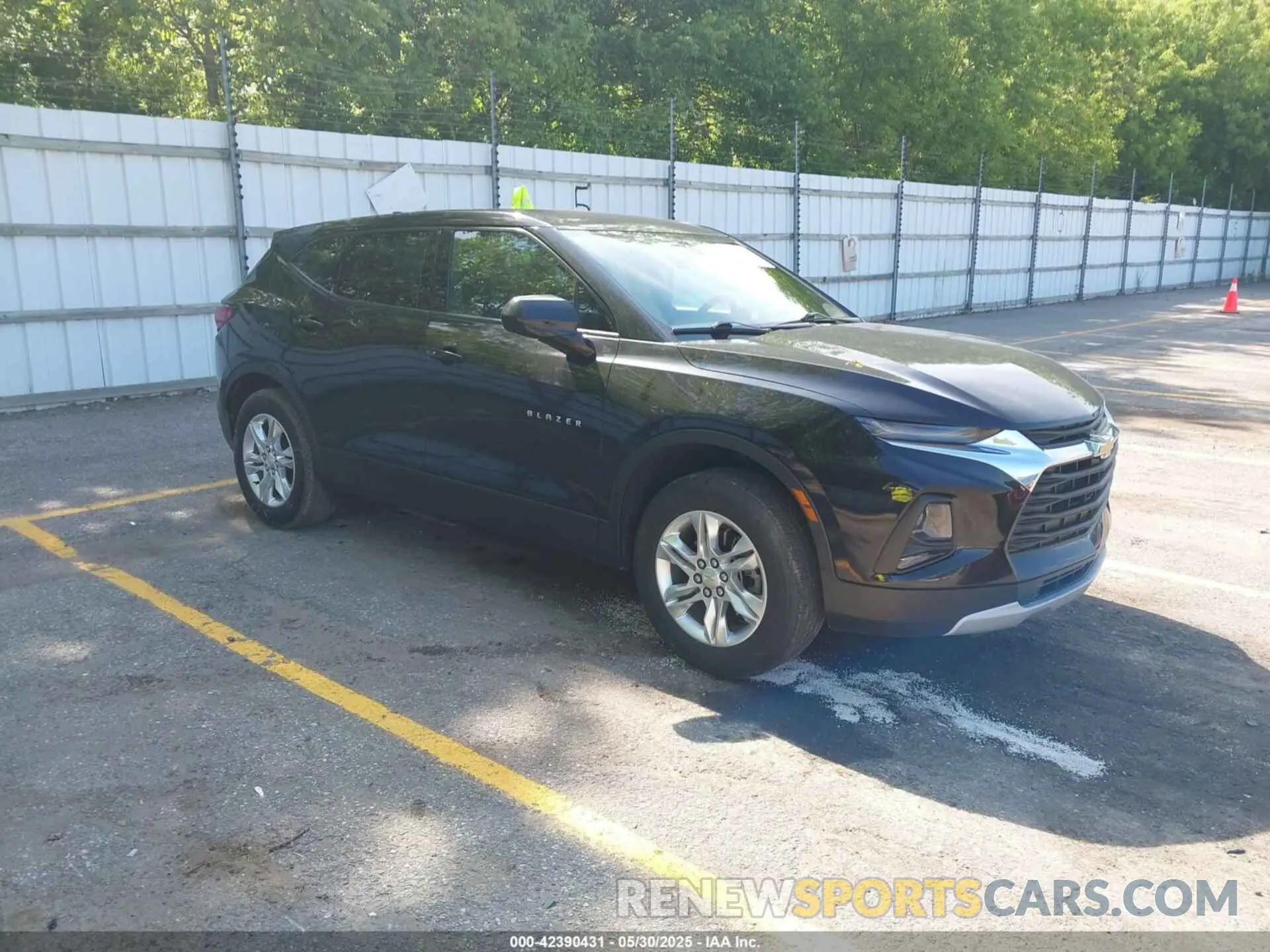 1 Photograph of a damaged car 3GNKBBRA1MS570394 CHEVROLET BLAZER 2021