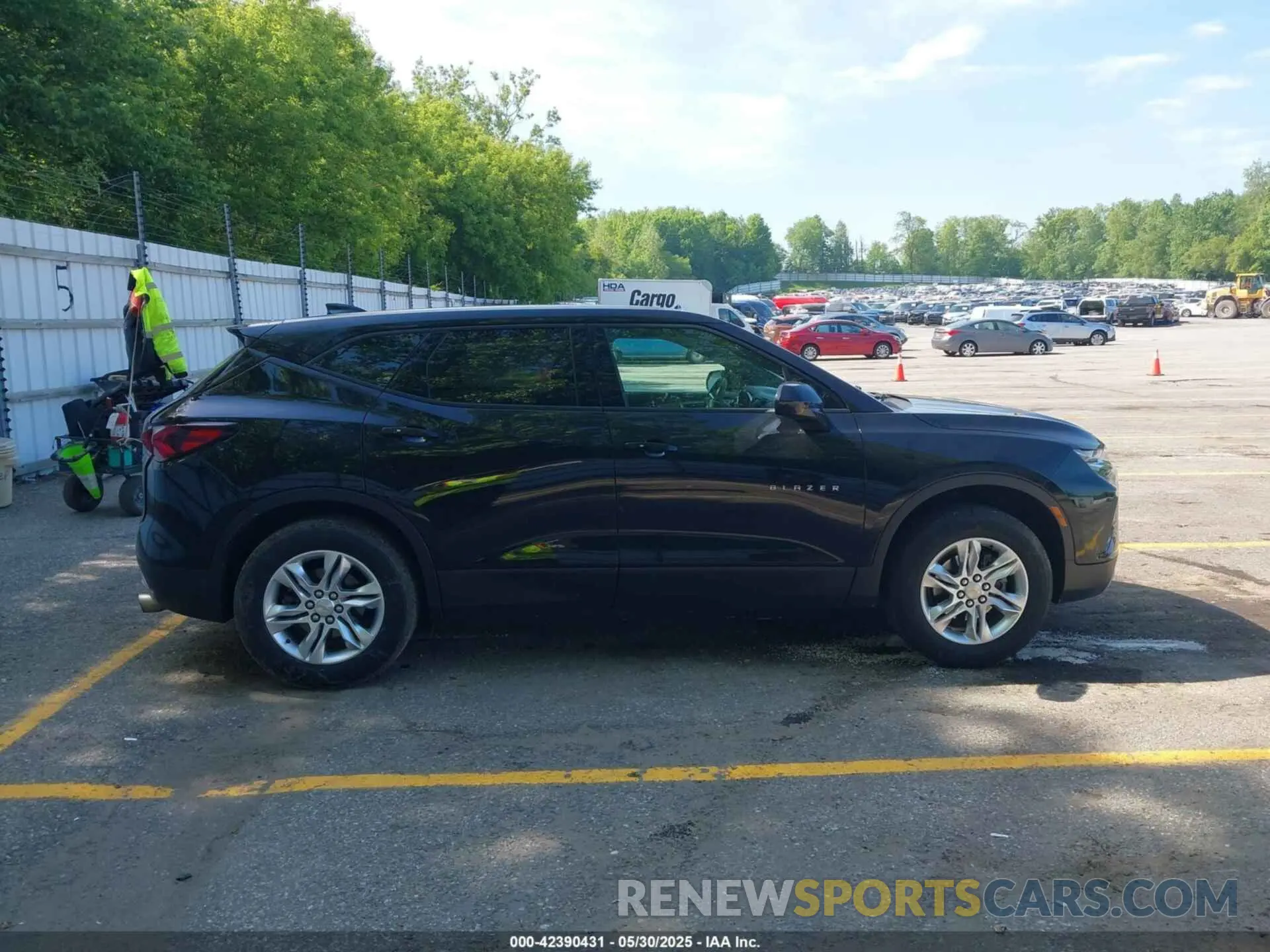 13 Photograph of a damaged car 3GNKBBRA1MS570394 CHEVROLET BLAZER 2021