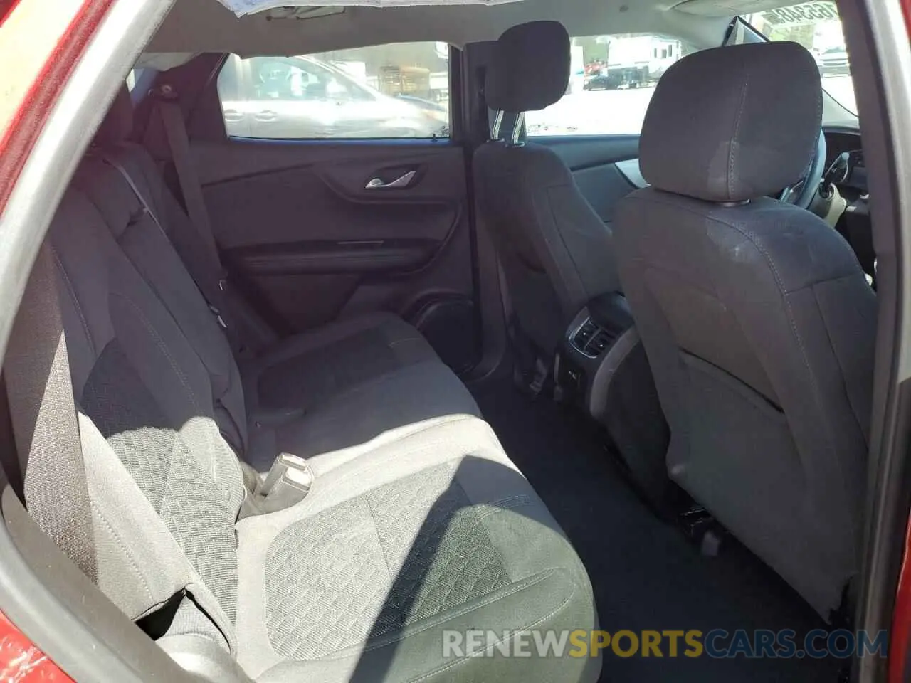 11 Photograph of a damaged car 3GNKBBRA1MS583632 CHEVROLET BLAZER 2021
