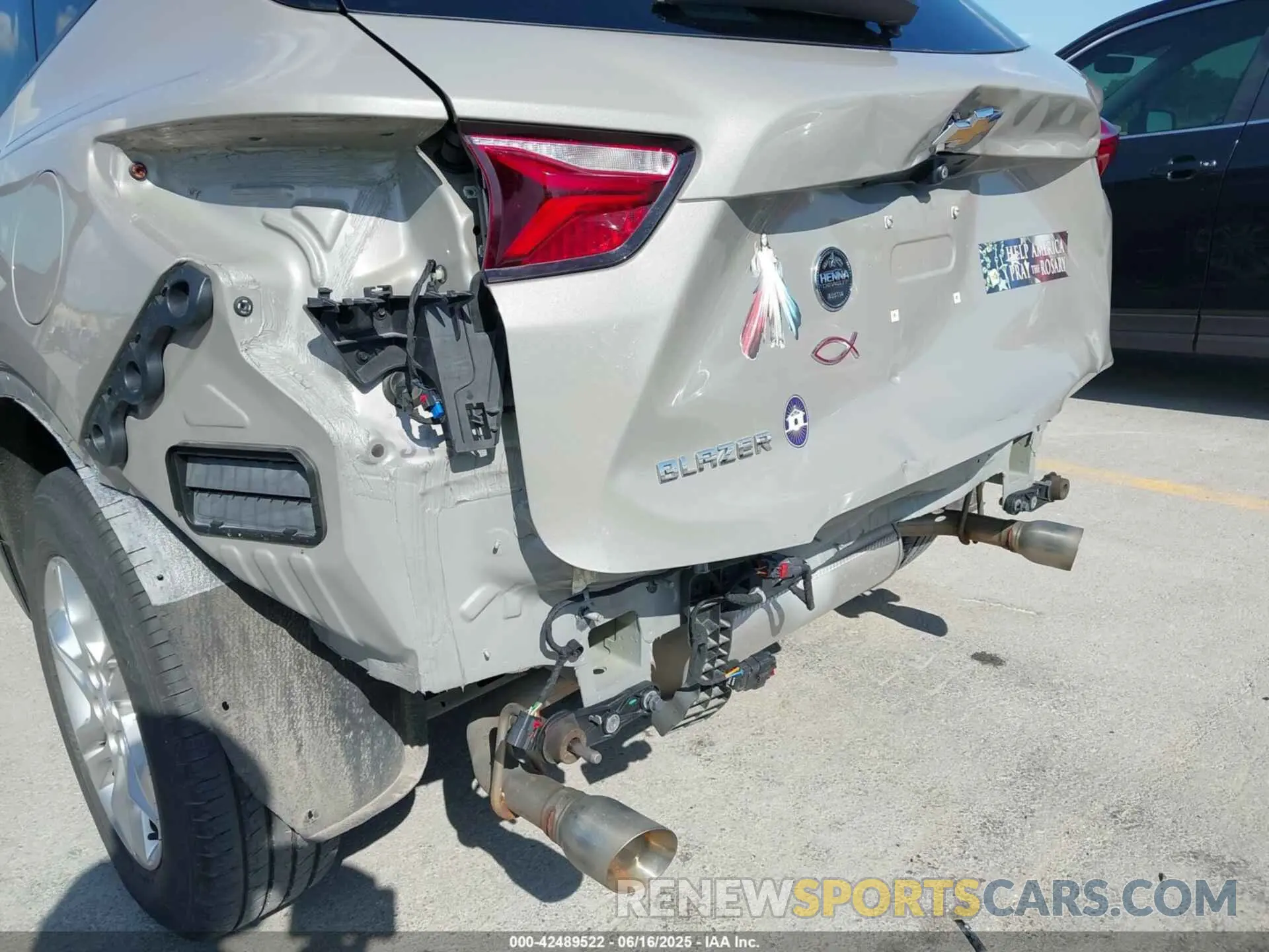 6 Photograph of a damaged car 3GNKBBRA2MS560439 CHEVROLET BLAZER 2021
