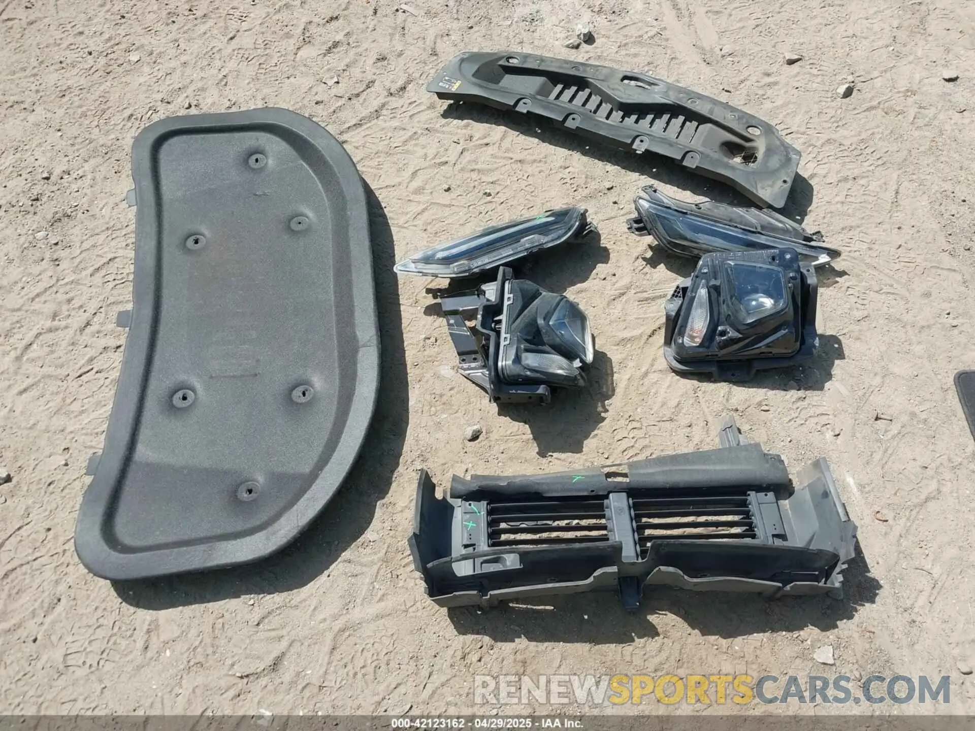 12 Photograph of a damaged car 3GNKBBRA4MS504373 CHEVROLET BLAZER 2021