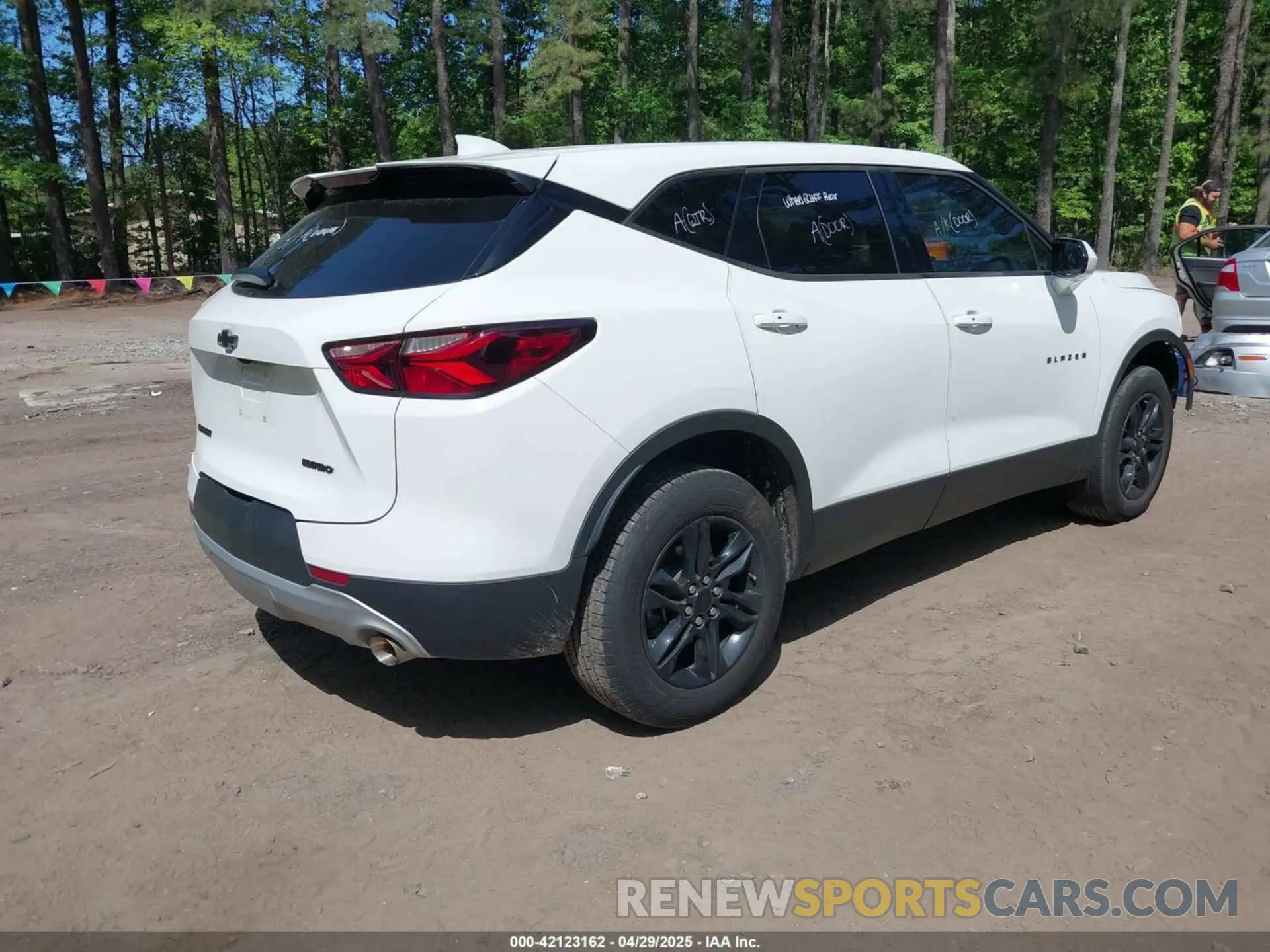 4 Photograph of a damaged car 3GNKBBRA4MS504373 CHEVROLET BLAZER 2021