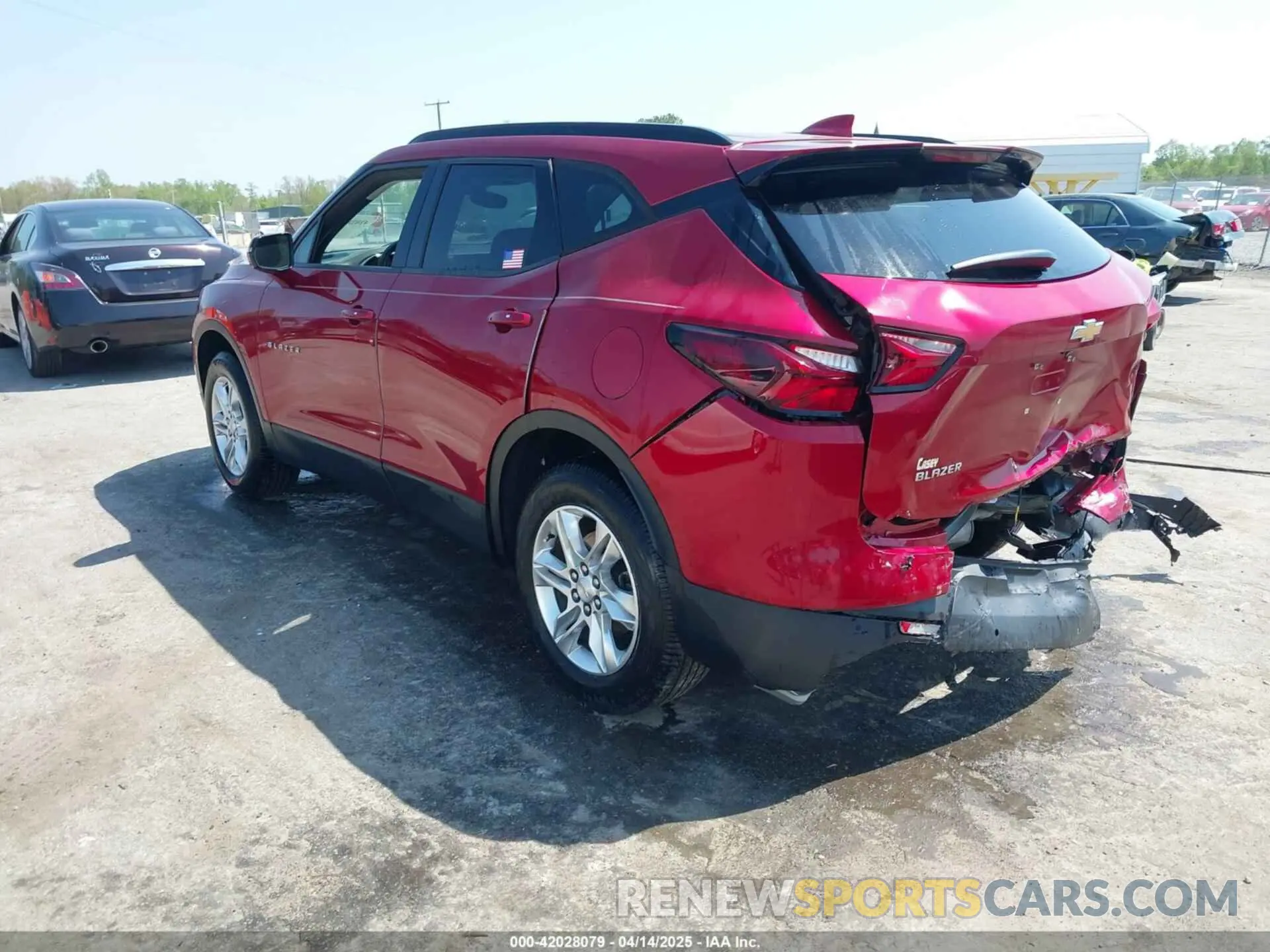3 Photograph of a damaged car 3GNKBBRA4MS547661 CHEVROLET BLAZER 2021
