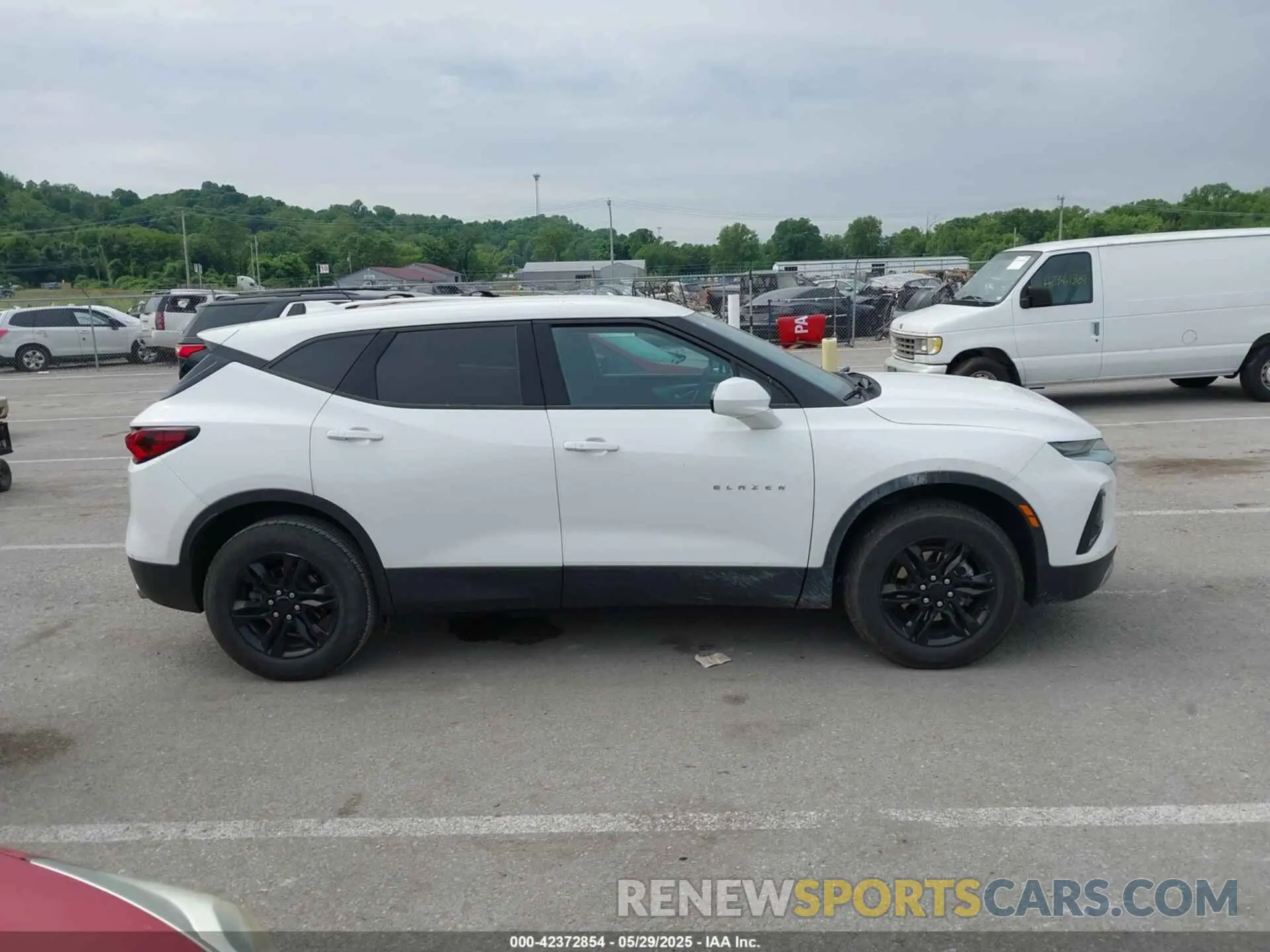 13 Photograph of a damaged car 3GNKBBRA4MS574567 CHEVROLET BLAZER 2021