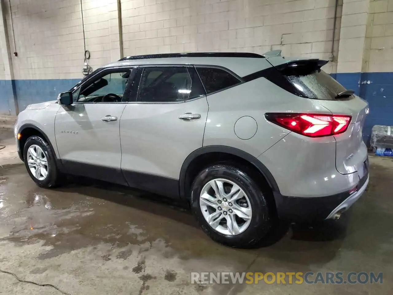 2 Photograph of a damaged car 3GNKBBRA6MS510885 CHEVROLET BLAZER 2021