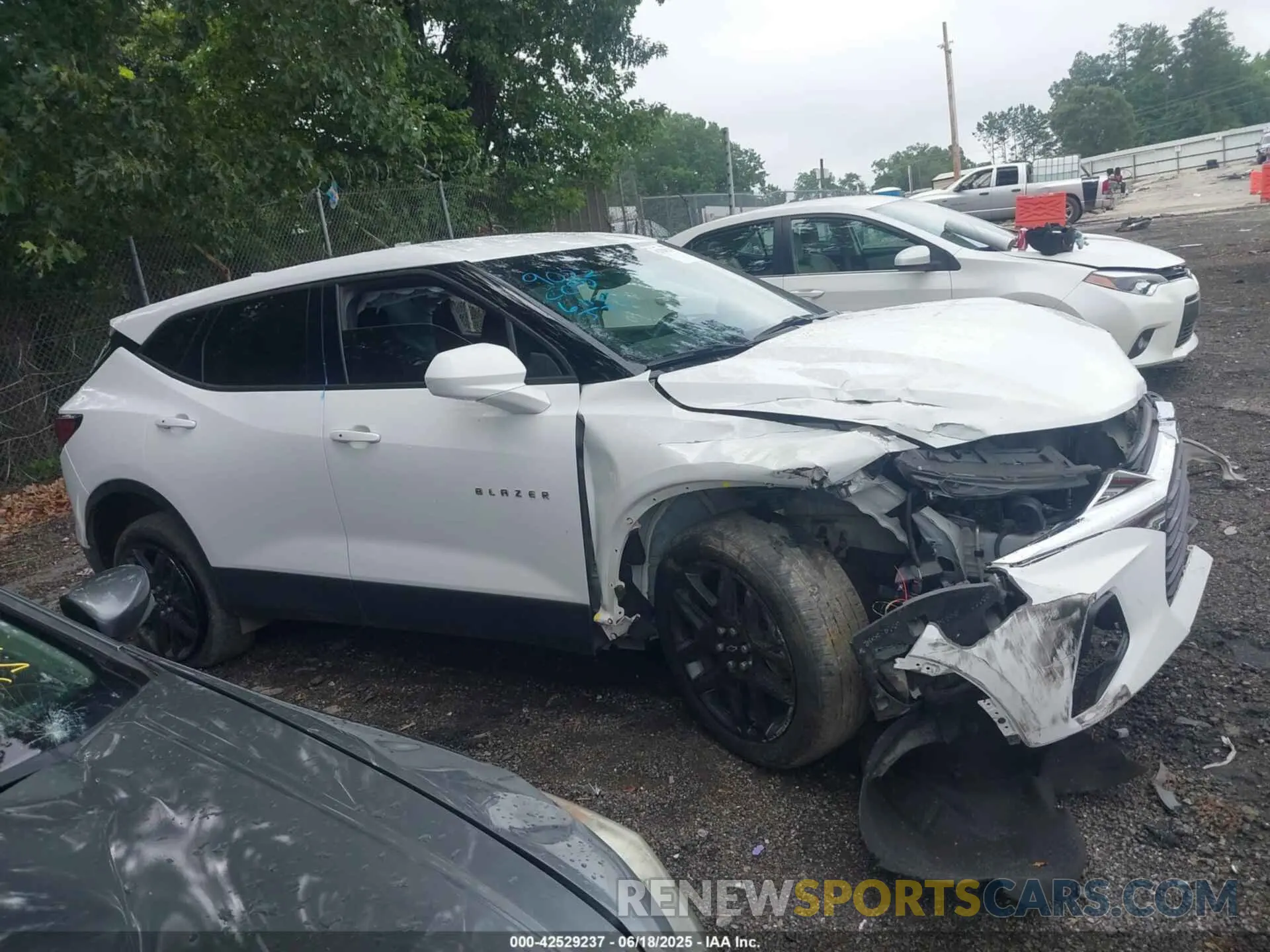 13 Photograph of a damaged car 3GNKBBRA6MS519022 CHEVROLET BLAZER 2021