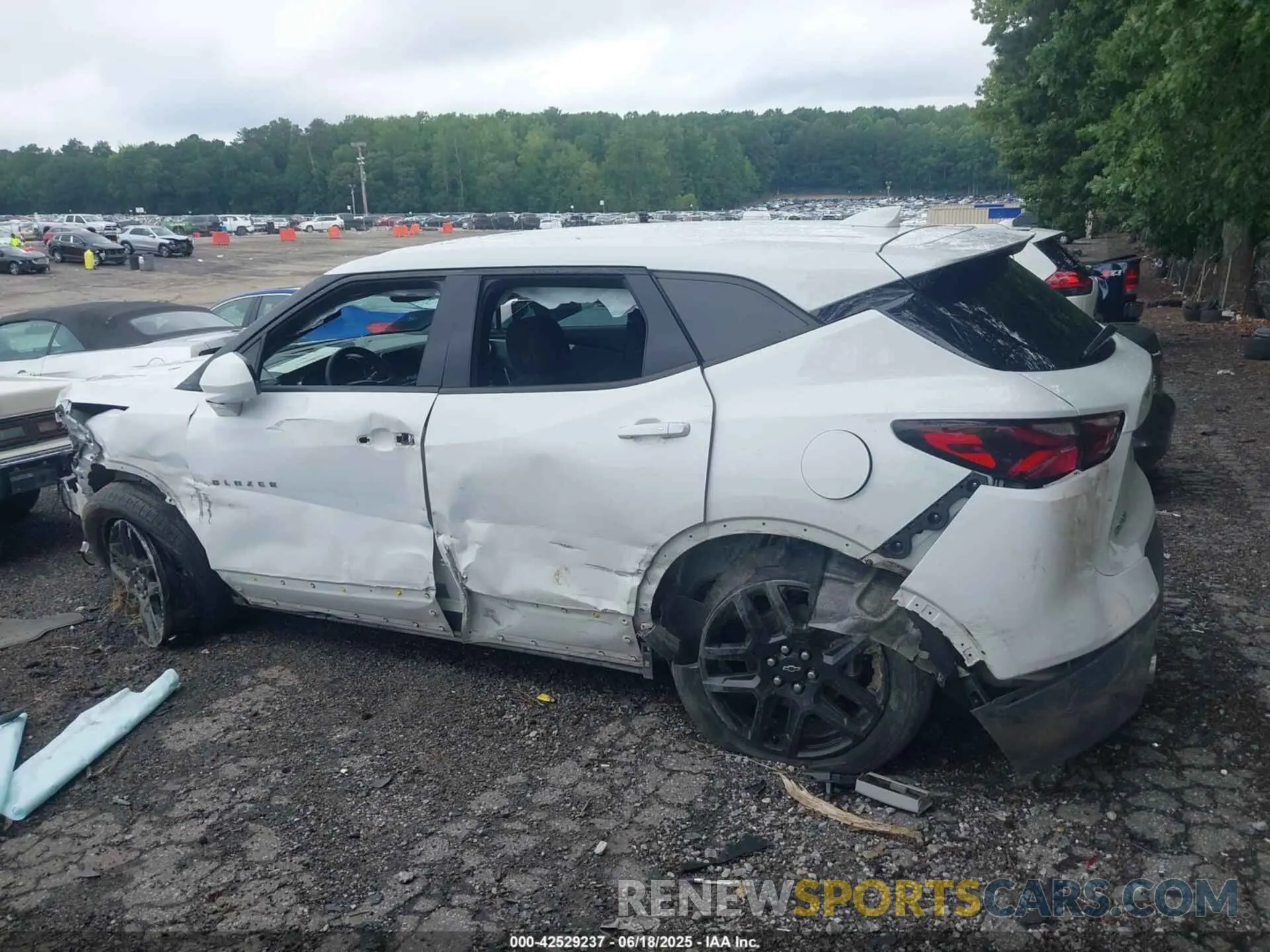 14 Photograph of a damaged car 3GNKBBRA6MS519022 CHEVROLET BLAZER 2021
