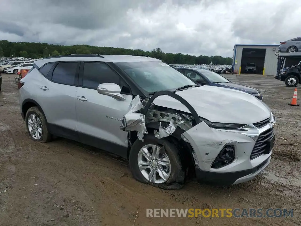 4 Photograph of a damaged car 3GNKBBRA6MS553218 CHEVROLET BLAZER 2021