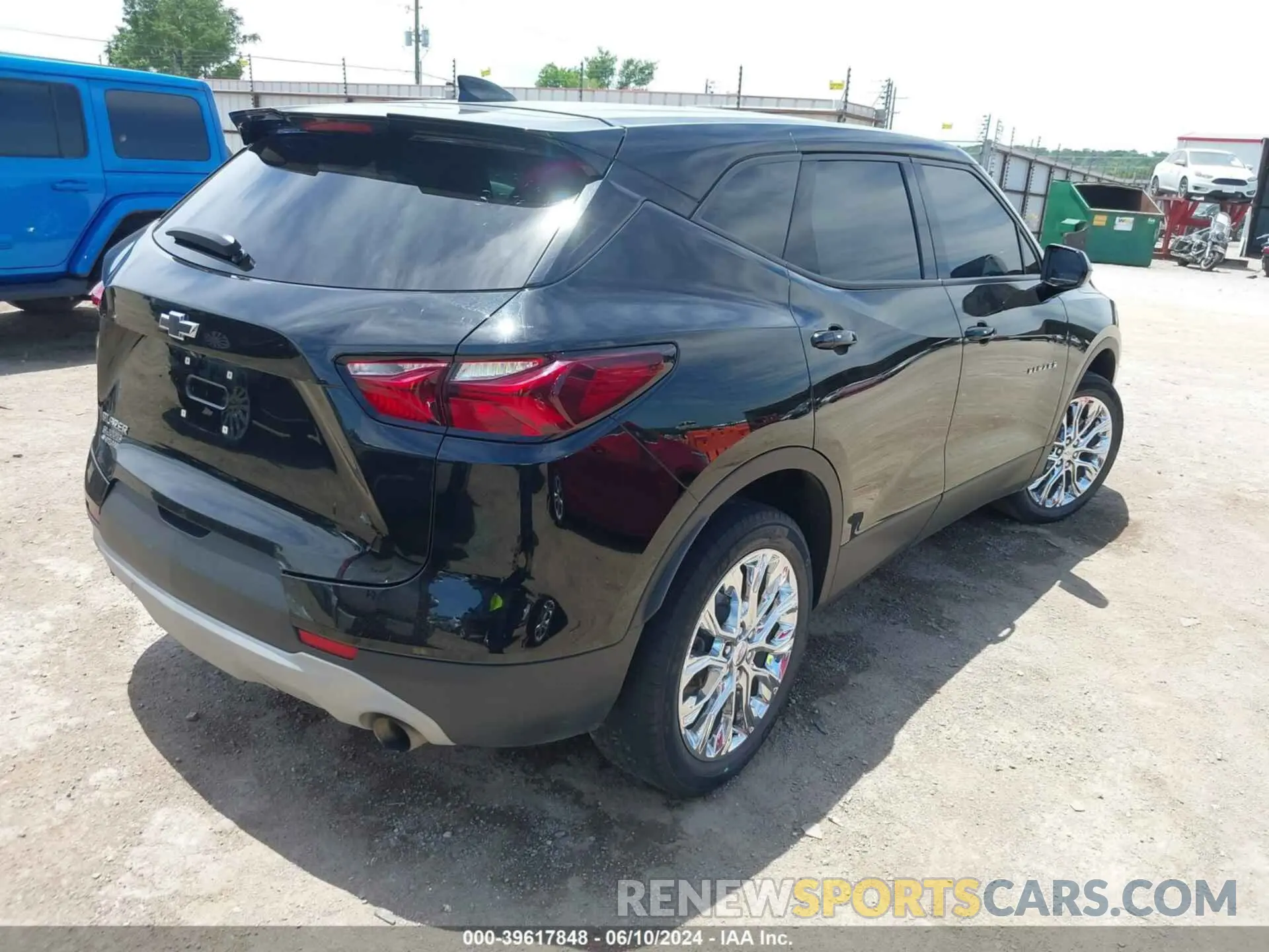 4 Photograph of a damaged car 3GNKBBRA6MS567958 CHEVROLET BLAZER 2021
