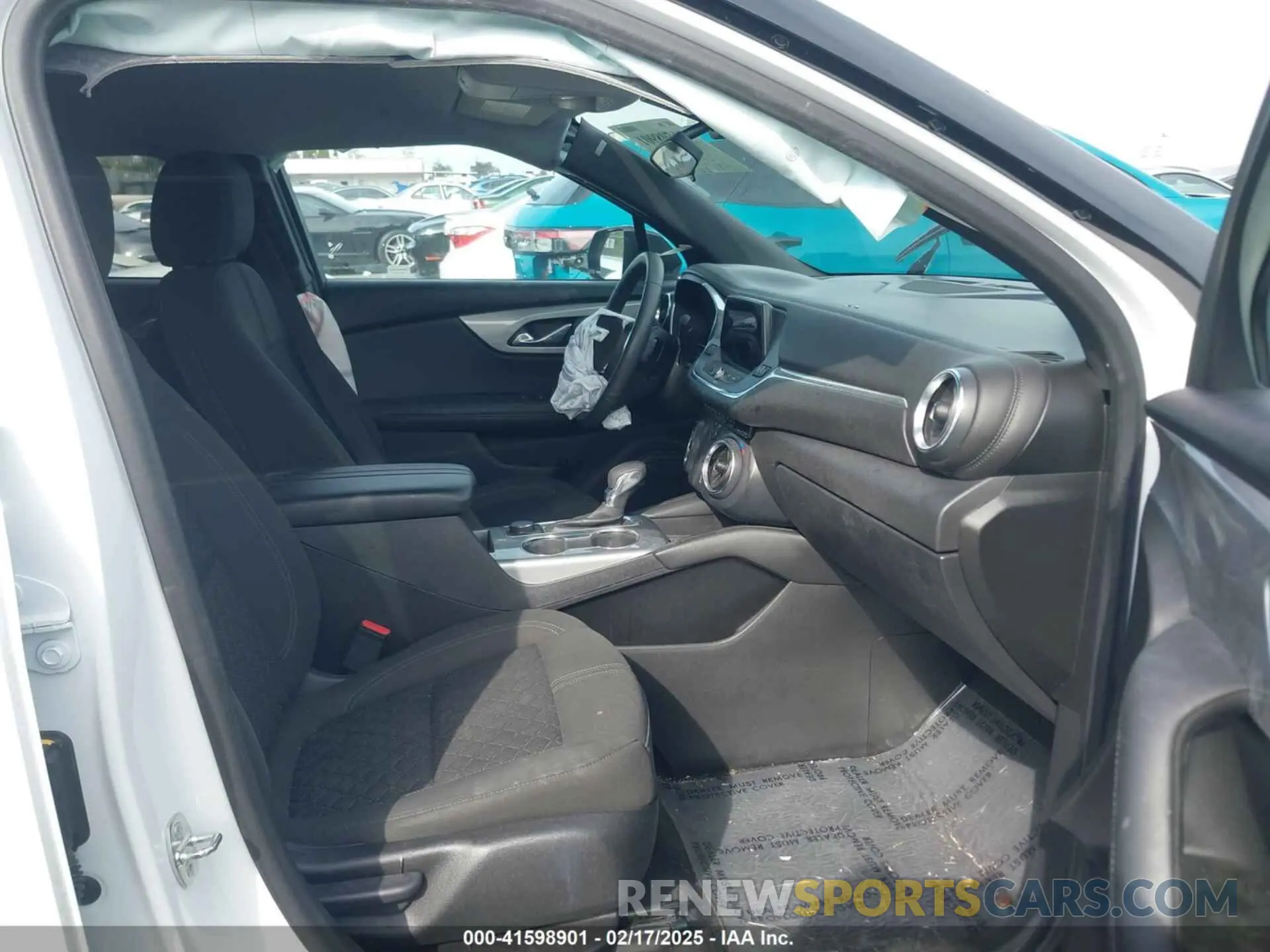 5 Photograph of a damaged car 3GNKBBRAXMS569647 CHEVROLET BLAZER 2021