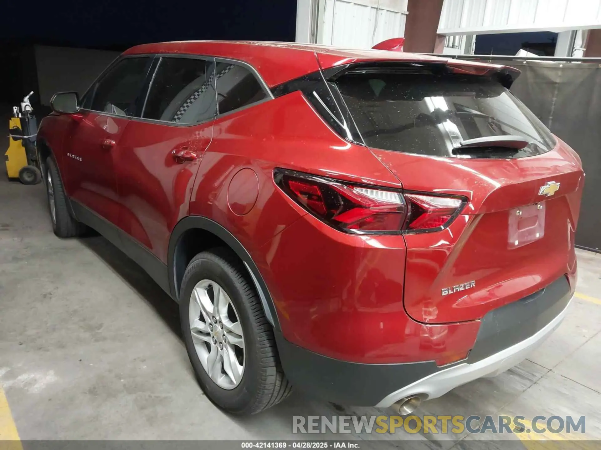 3 Photograph of a damaged car 3GNKBBRAXMS573326 CHEVROLET BLAZER 2021