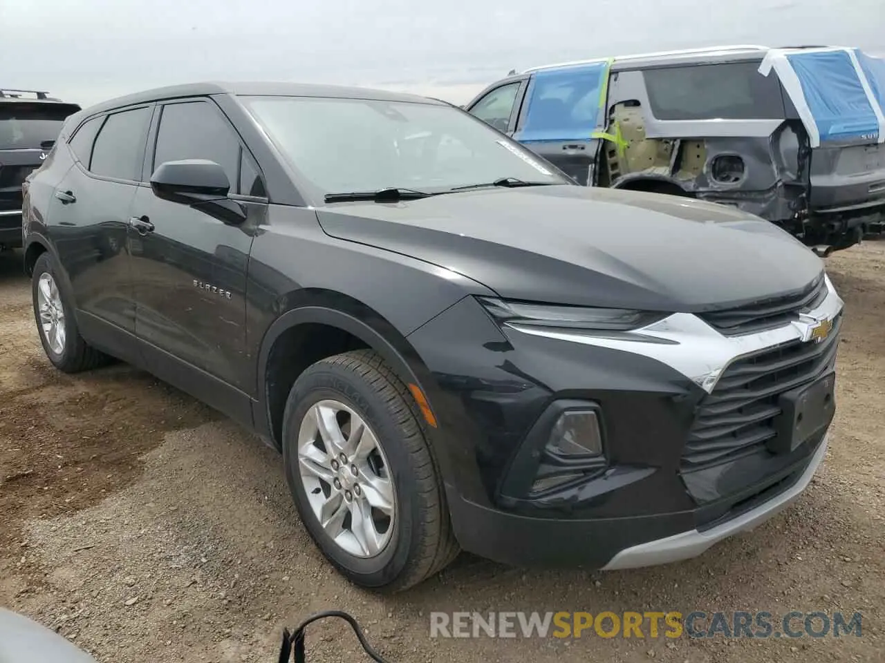 4 Photograph of a damaged car 3GNKBCR44MS572298 CHEVROLET BLAZER 2021