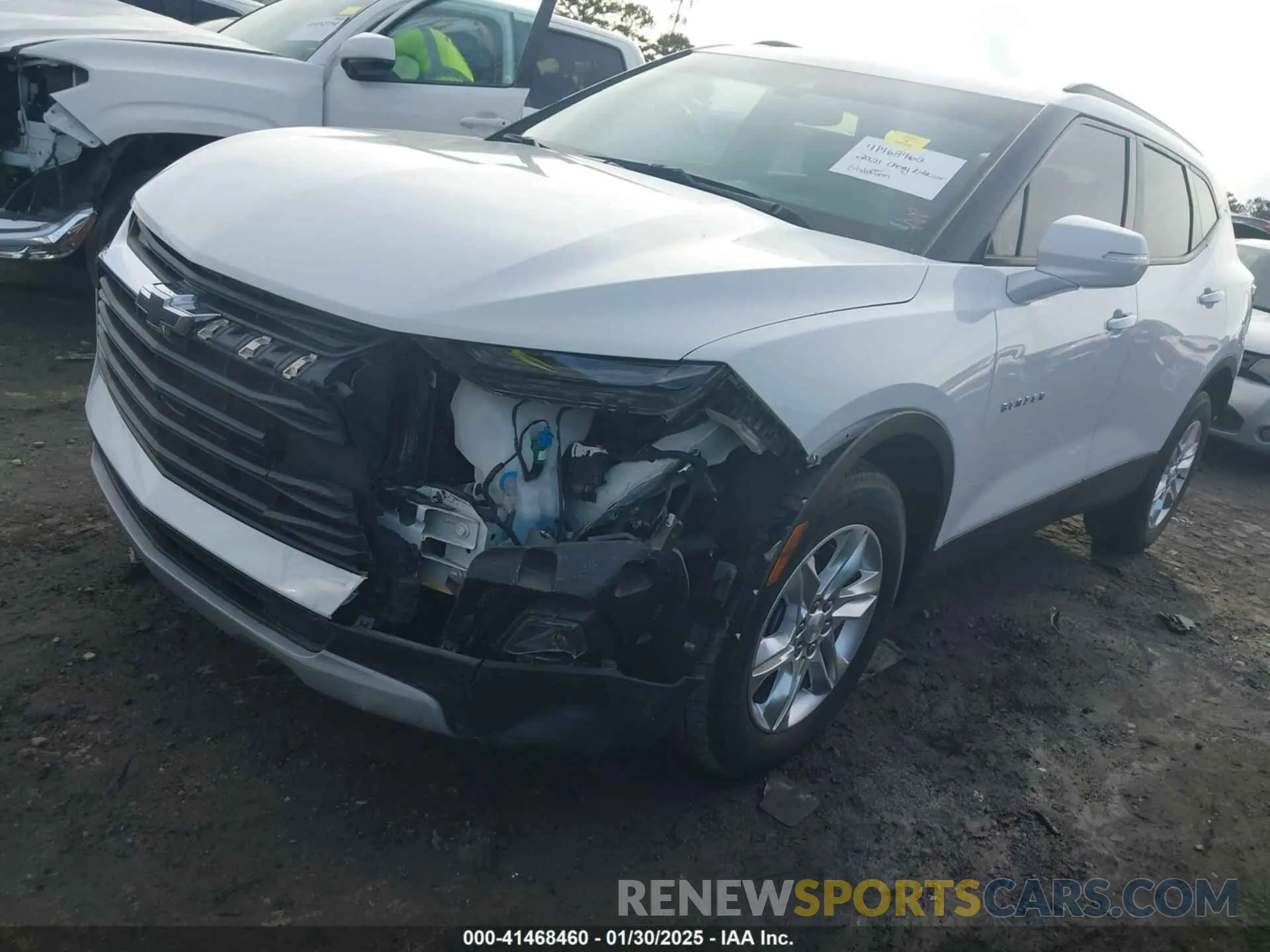 2 Photograph of a damaged car 3GNKBCR45MS572360 CHEVROLET BLAZER 2021