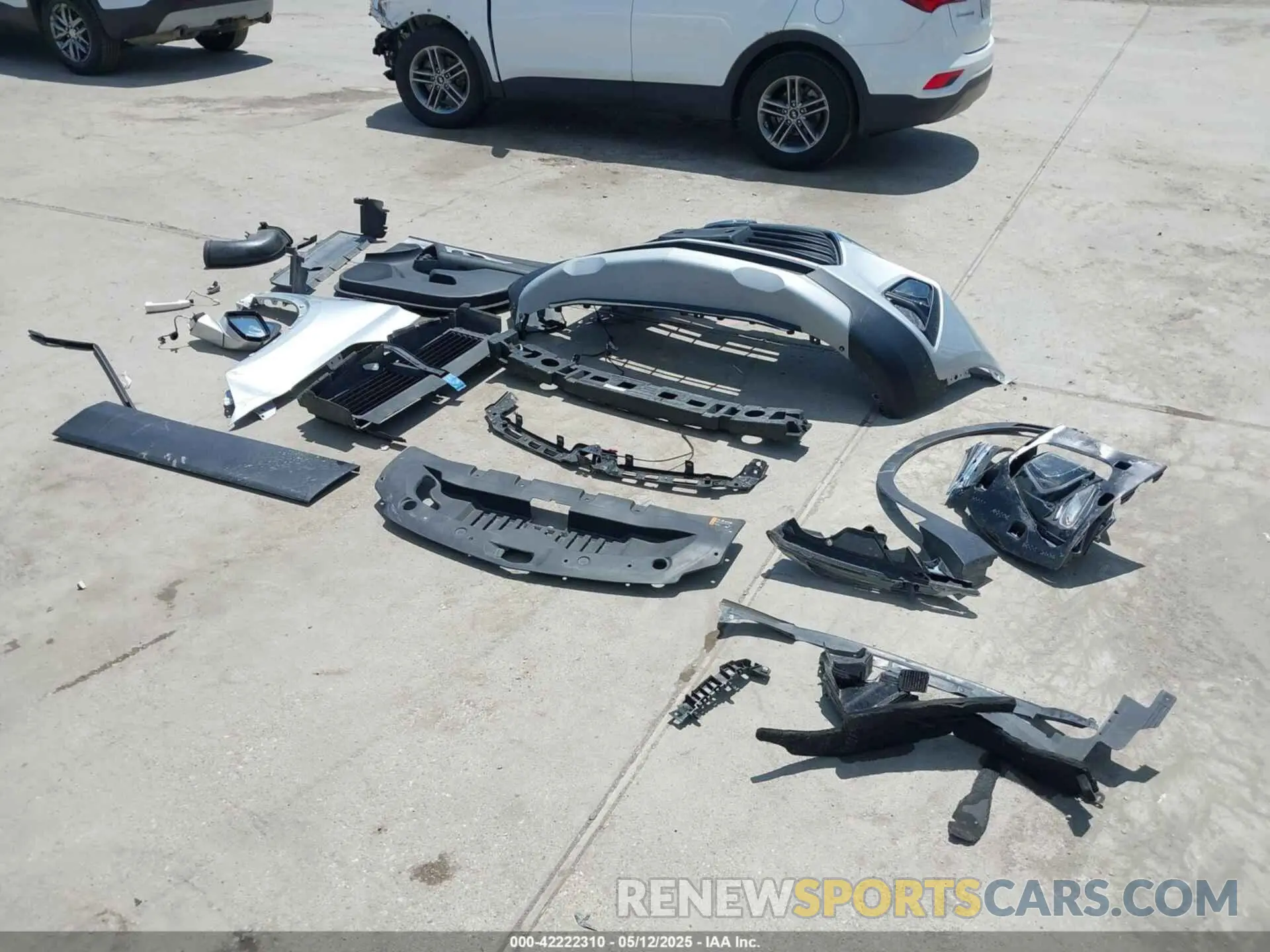 12 Photograph of a damaged car 3GNKBCR47MS577835 CHEVROLET BLAZER 2021