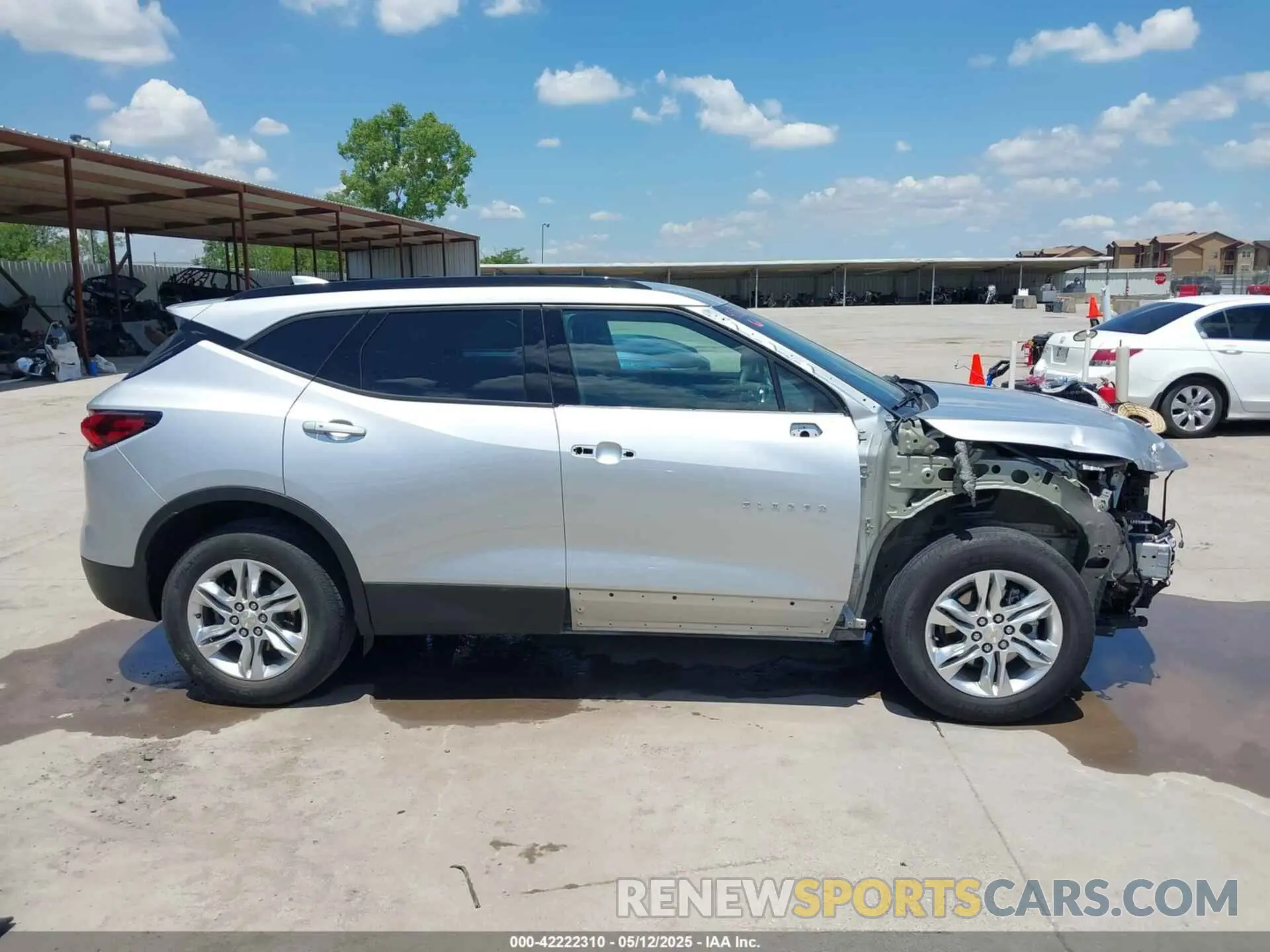 14 Photograph of a damaged car 3GNKBCR47MS577835 CHEVROLET BLAZER 2021