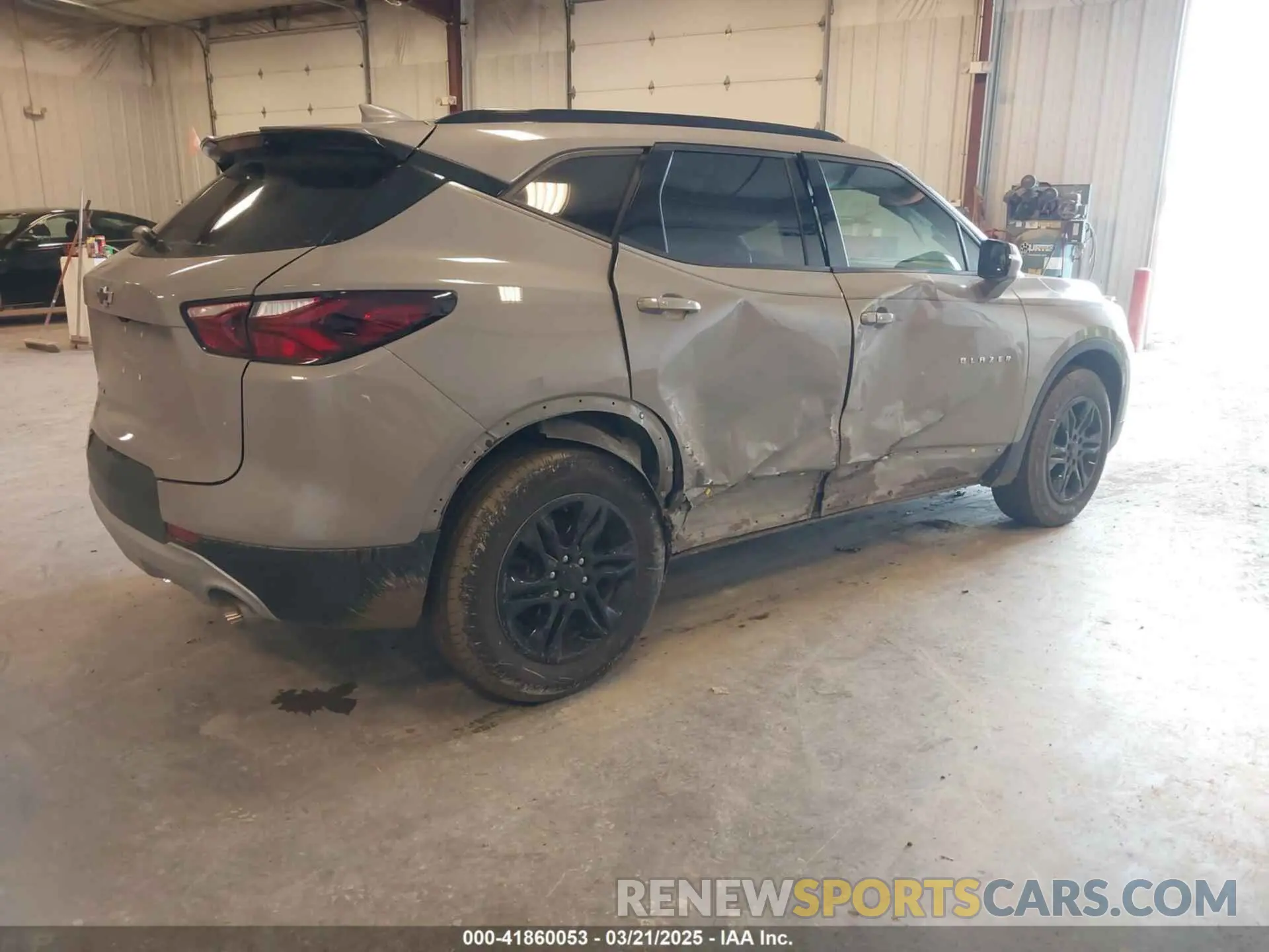 4 Photograph of a damaged car 3GNKBCRS0MS505437 CHEVROLET BLAZER 2021
