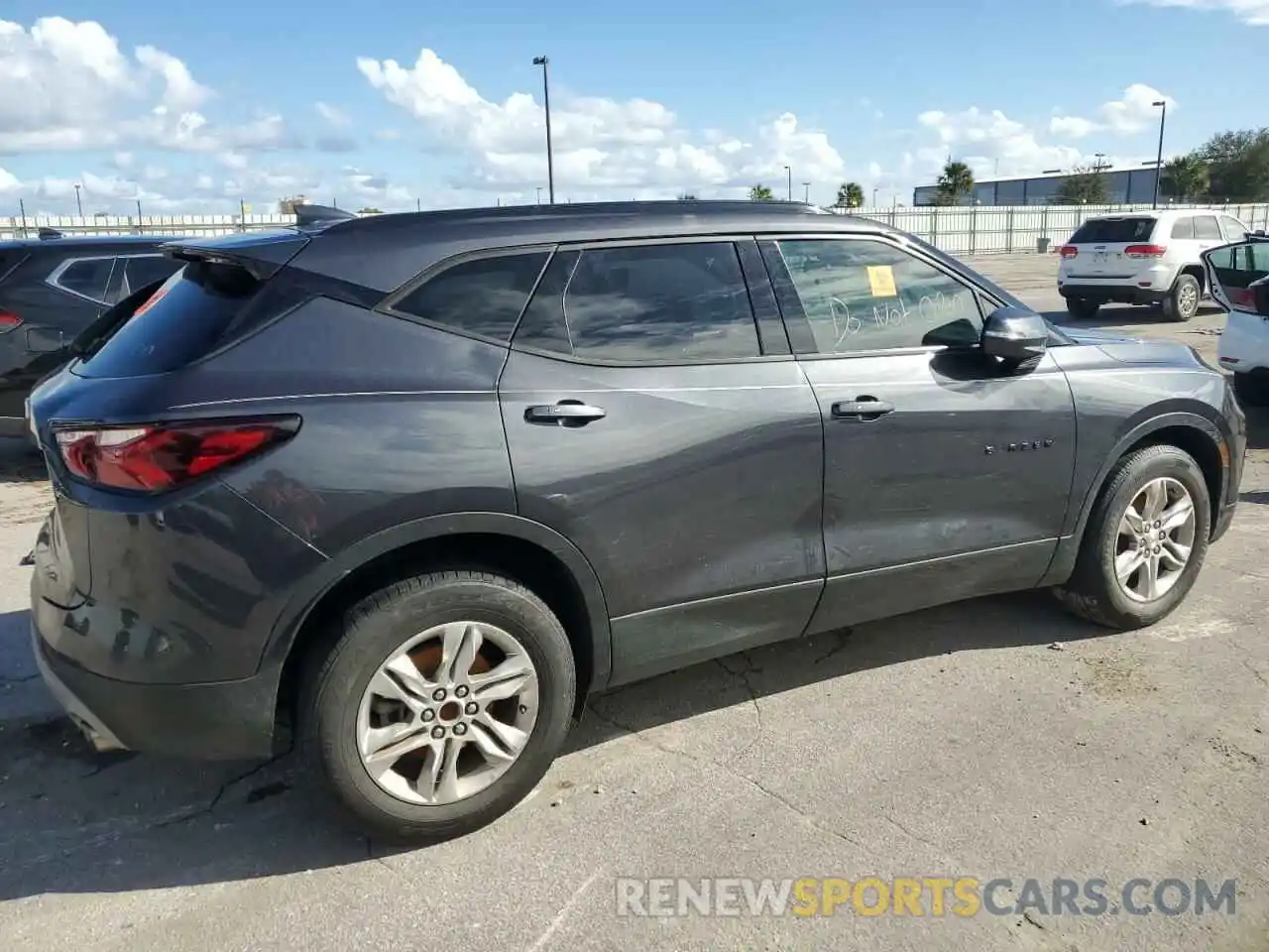 3 Photograph of a damaged car 3GNKBCRS1MS529486 CHEVROLET BLAZER 2021