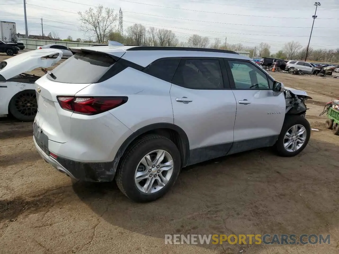 3 Photograph of a damaged car 3GNKBCRS1MS564223 CHEVROLET BLAZER 2021