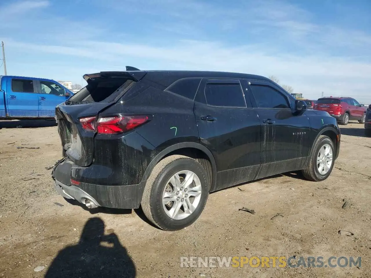 3 Photograph of a damaged car 3GNKBCRS1MS565257 CHEVROLET BLAZER 2021