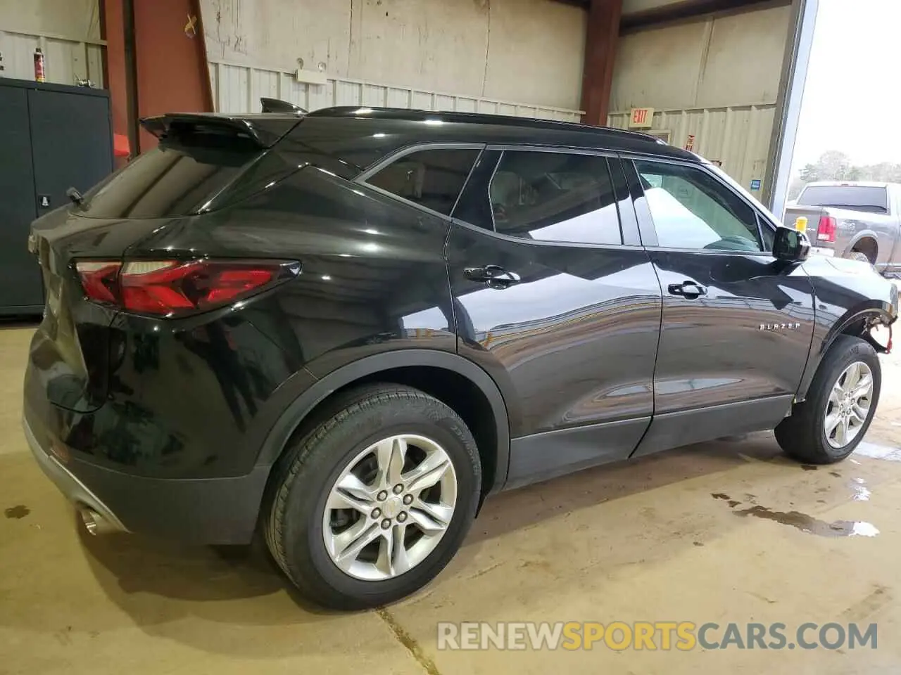 3 Photograph of a damaged car 3GNKBCRS3MS501270 CHEVROLET BLAZER 2021
