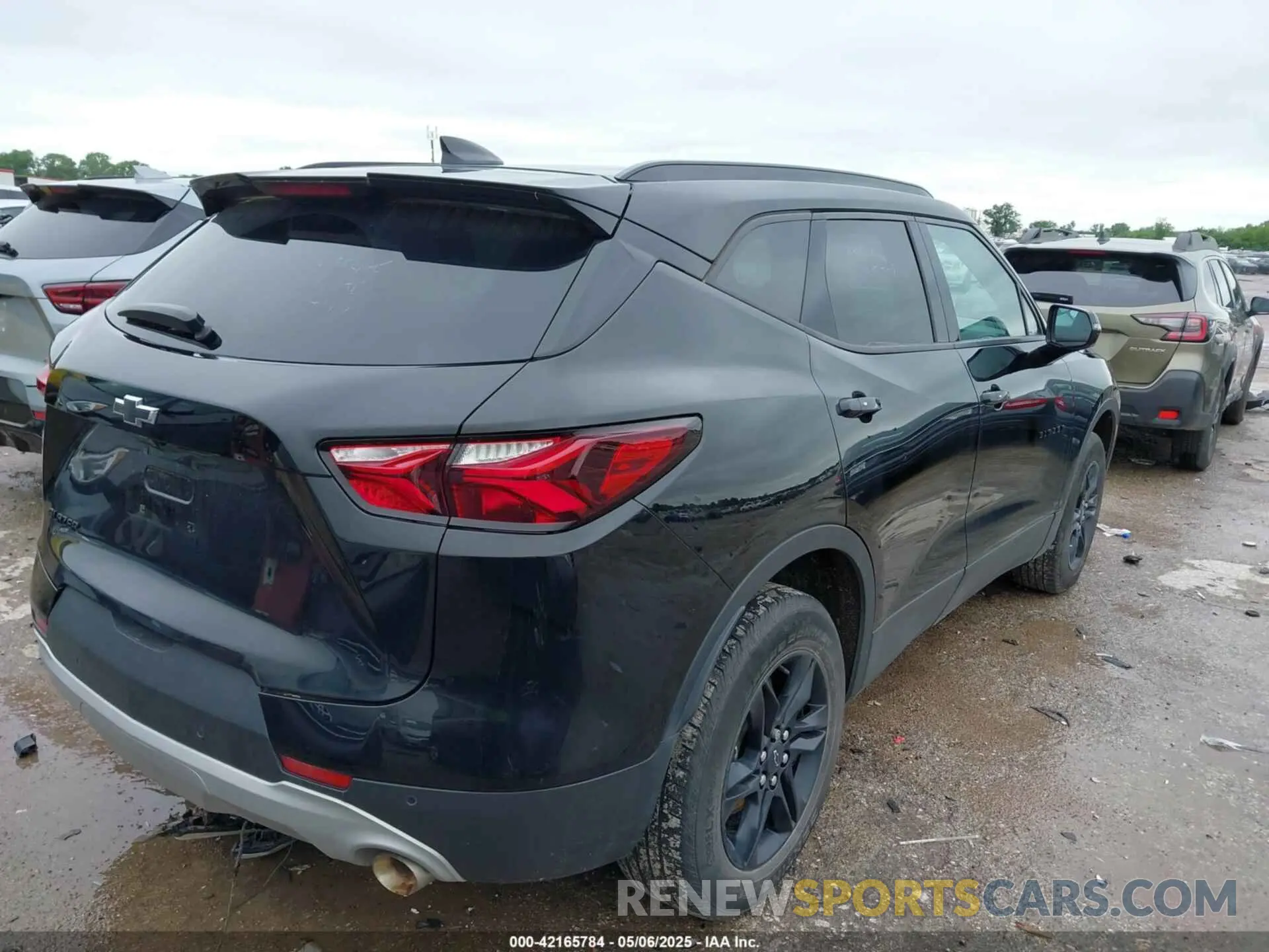 4 Photograph of a damaged car 3GNKBCRS3MS507019 CHEVROLET BLAZER 2021