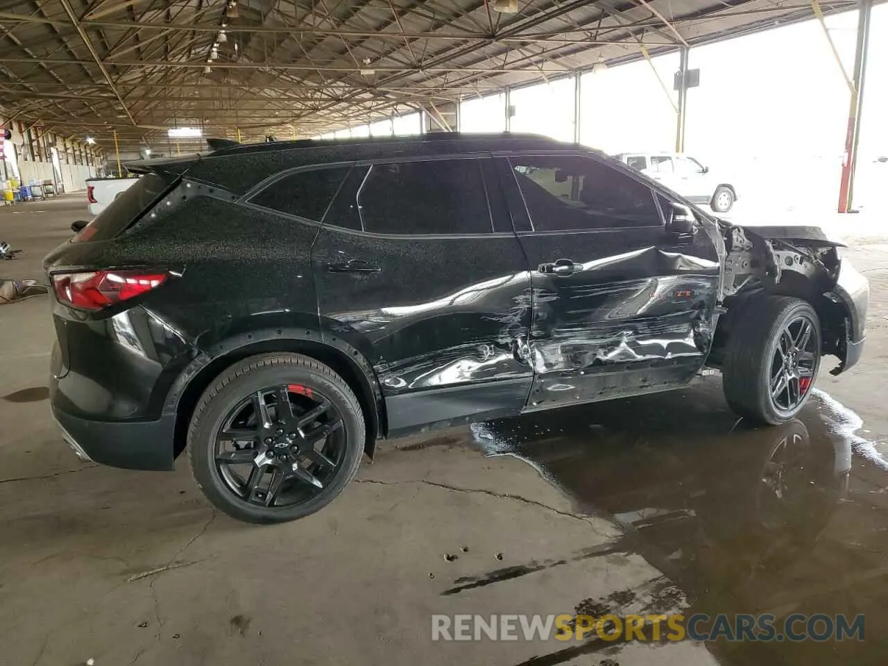 3 Photograph of a damaged car 3GNKBCRS3MS562764 CHEVROLET BLAZER 2021