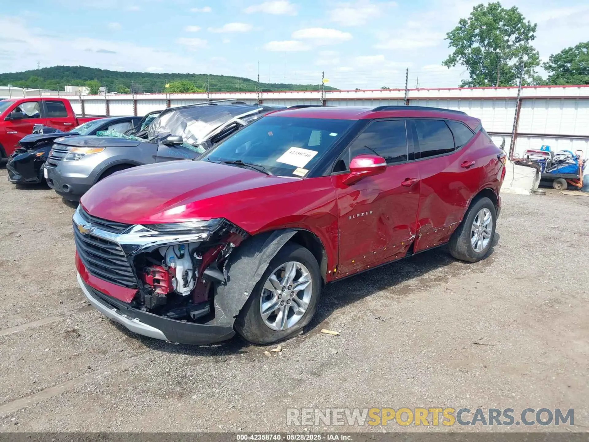 2 Photograph of a damaged car 3GNKBCRS4MS538537 CHEVROLET BLAZER 2021