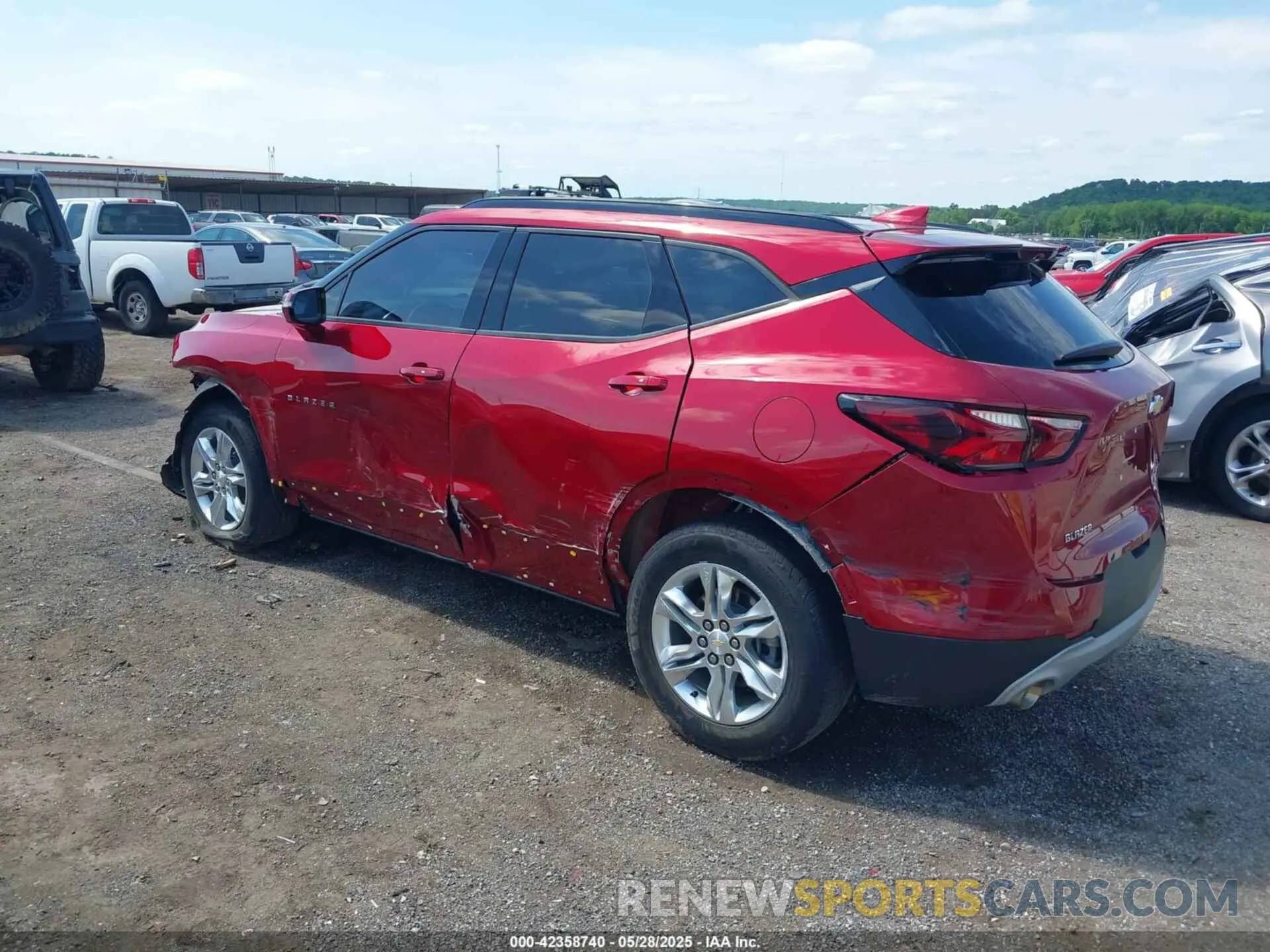 3 Photograph of a damaged car 3GNKBCRS4MS538537 CHEVROLET BLAZER 2021