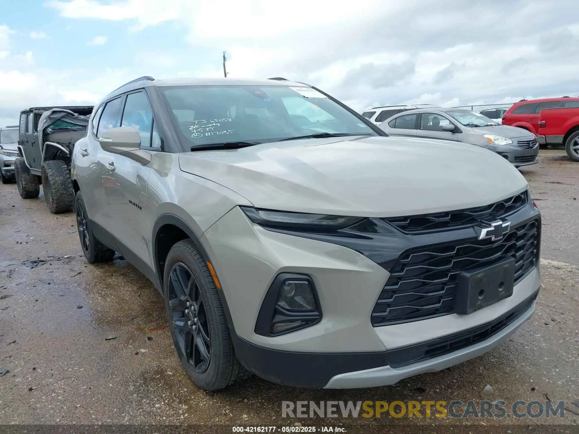 1 Photograph of a damaged car 3GNKBCRS4MS563177 CHEVROLET BLAZER 2021