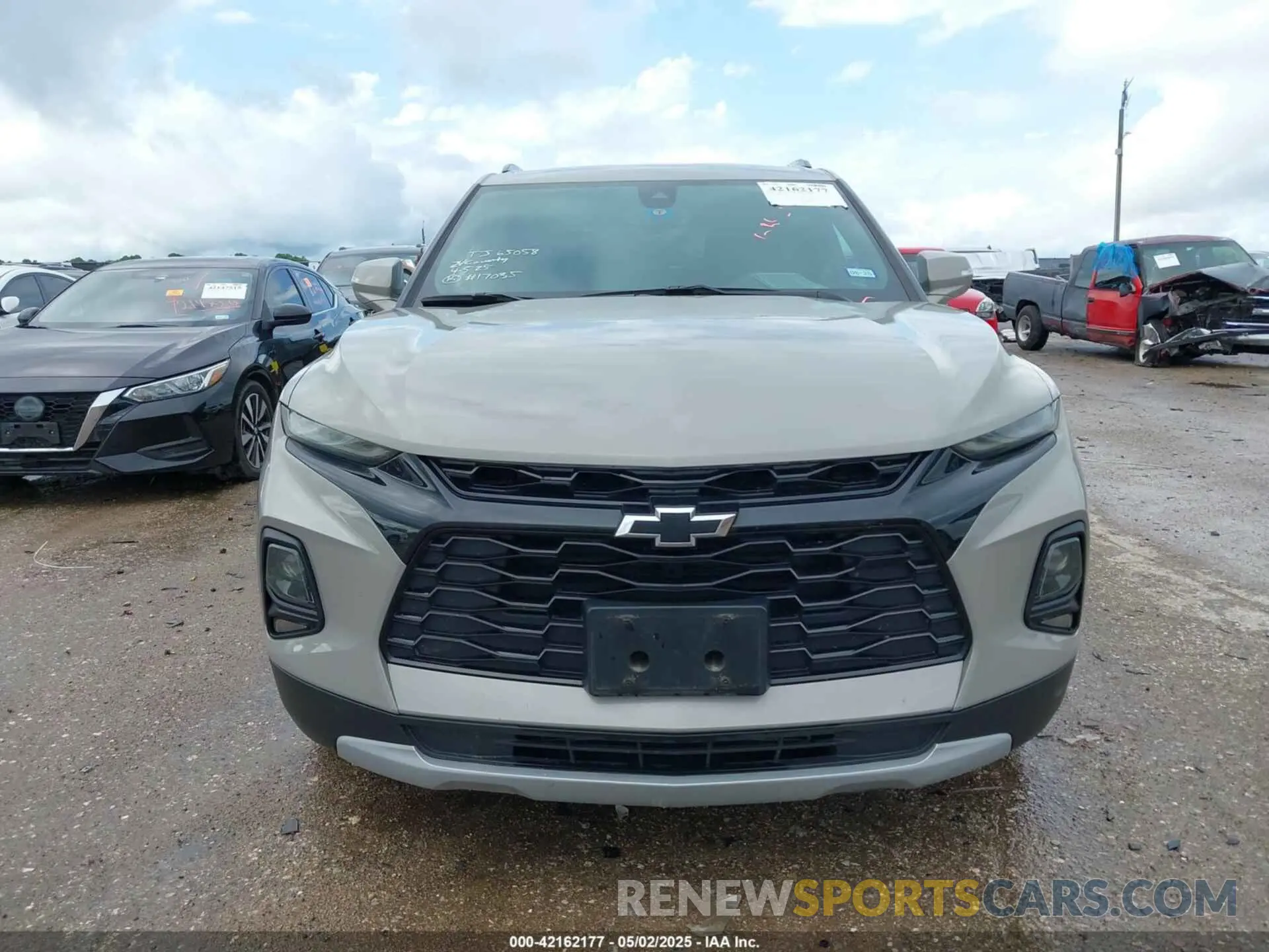 12 Photograph of a damaged car 3GNKBCRS4MS563177 CHEVROLET BLAZER 2021