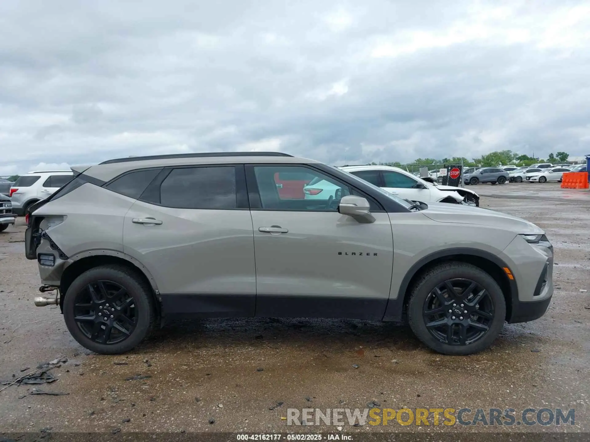 13 Photograph of a damaged car 3GNKBCRS4MS563177 CHEVROLET BLAZER 2021