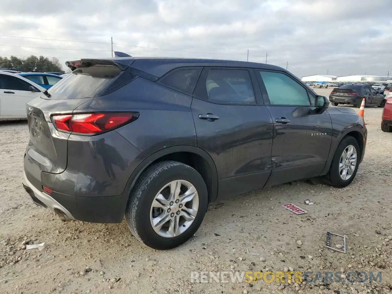 3 Photograph of a damaged car 3GNKBCRS6MS570941 CHEVROLET BLAZER 2021