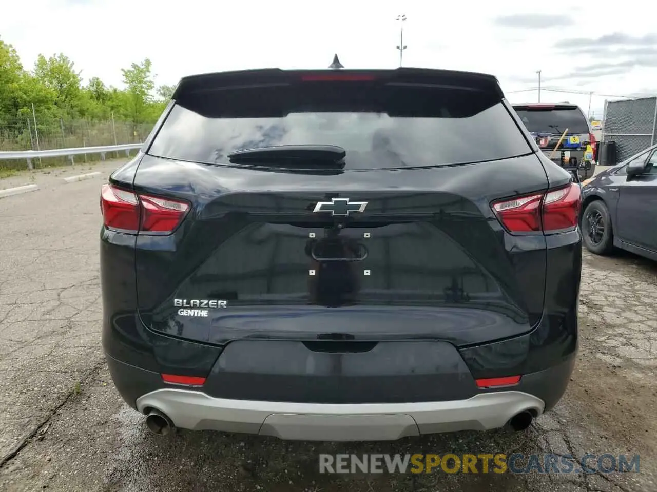 6 Photograph of a damaged car 3GNKBCRS7MS567112 CHEVROLET BLAZER 2021