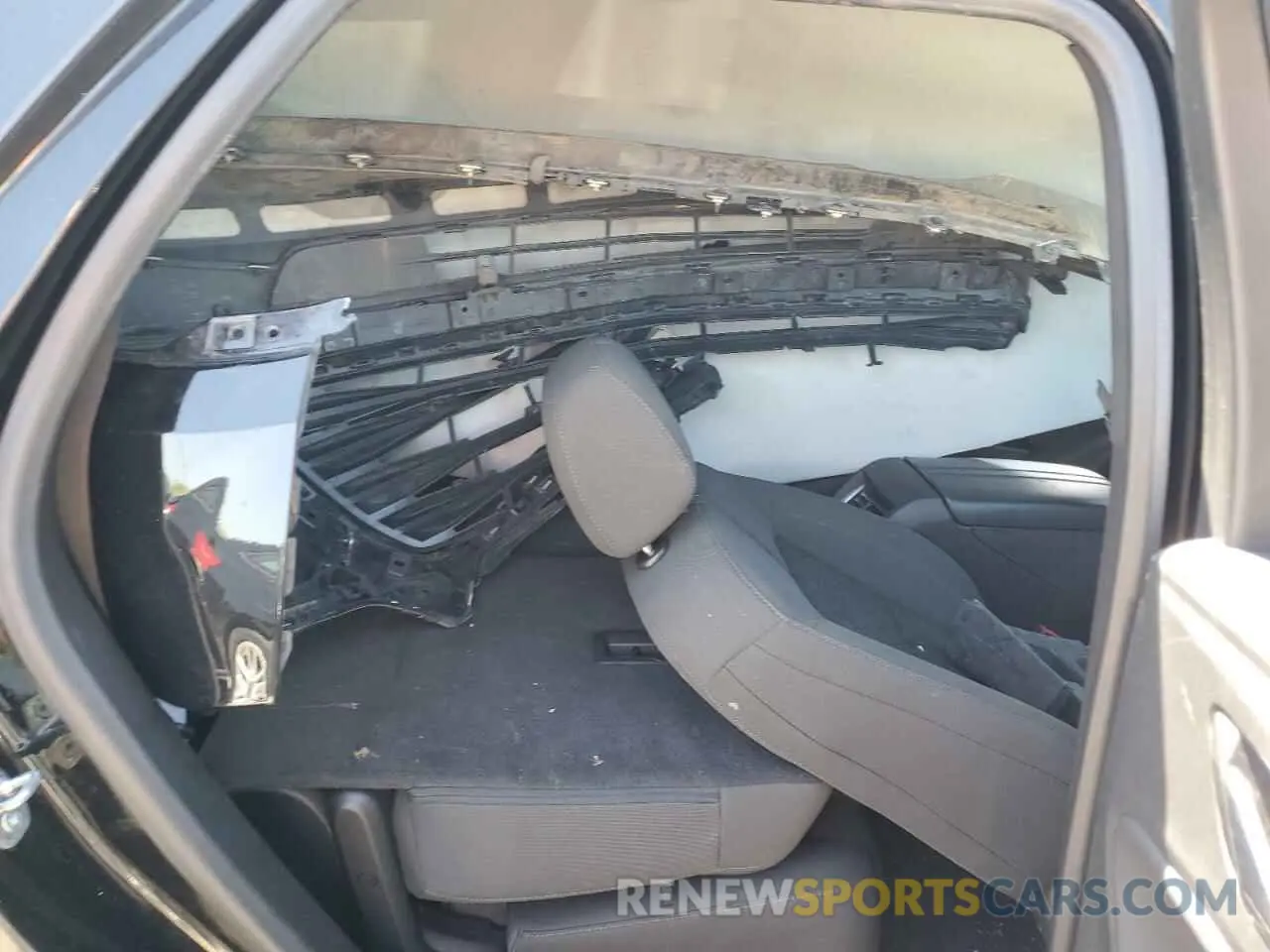10 Photograph of a damaged car 3GNKBCRS7MS569622 CHEVROLET BLAZER 2021