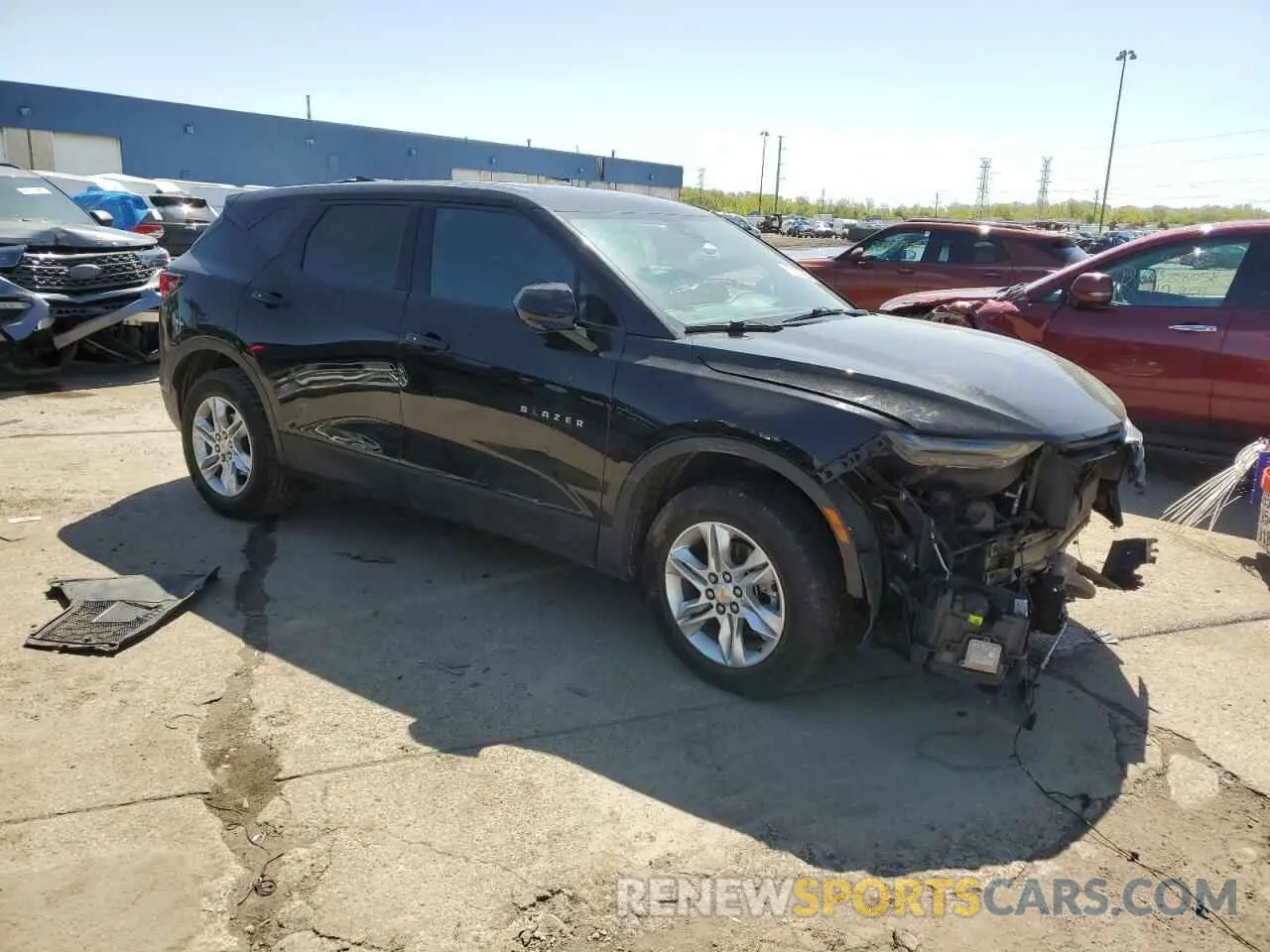 4 Photograph of a damaged car 3GNKBCRS7MS569622 CHEVROLET BLAZER 2021