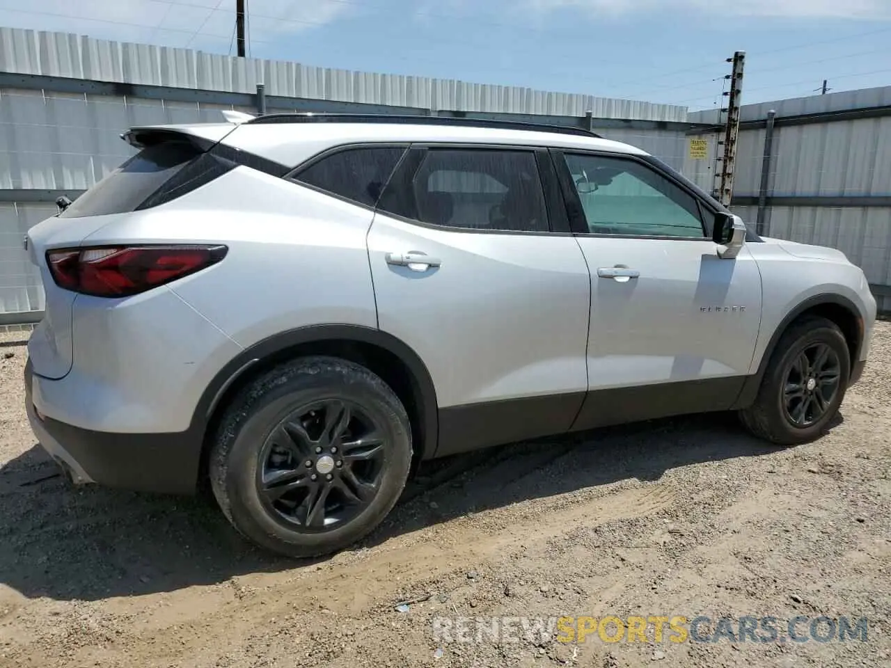 3 Photograph of a damaged car 3GNKBCRS9MS538033 CHEVROLET BLAZER 2021