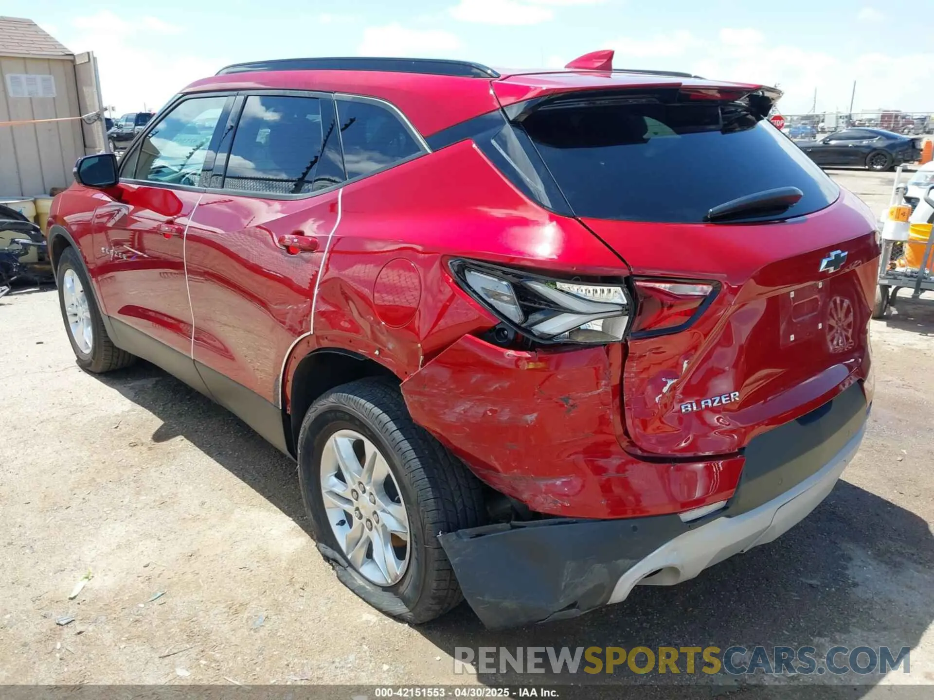 3 Photograph of a damaged car 3GNKBCRS9MS541403 CHEVROLET BLAZER 2021