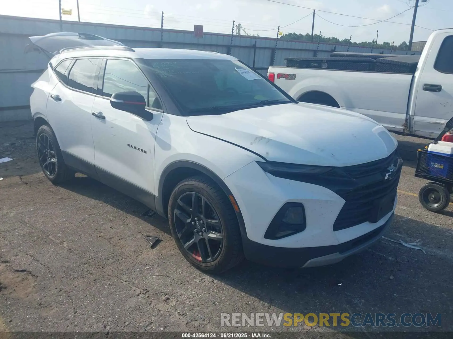 1 Photograph of a damaged car 3GNKBCRSXMS513559 CHEVROLET BLAZER 2021