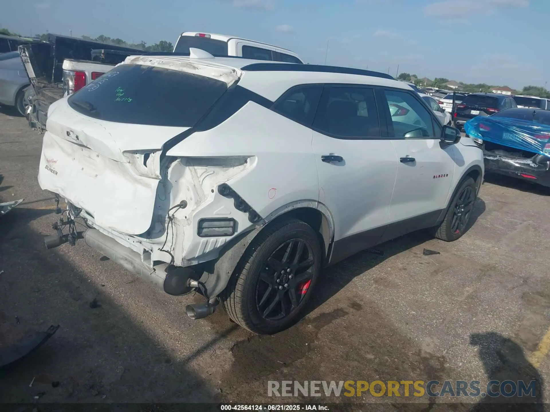 4 Photograph of a damaged car 3GNKBCRSXMS513559 CHEVROLET BLAZER 2021