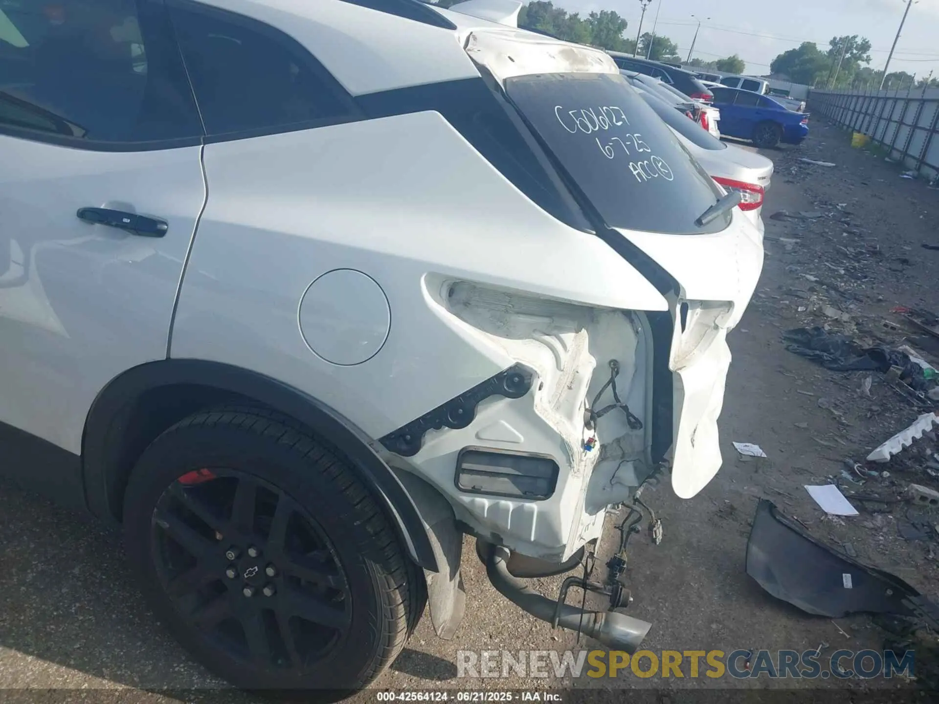 6 Photograph of a damaged car 3GNKBCRSXMS513559 CHEVROLET BLAZER 2021