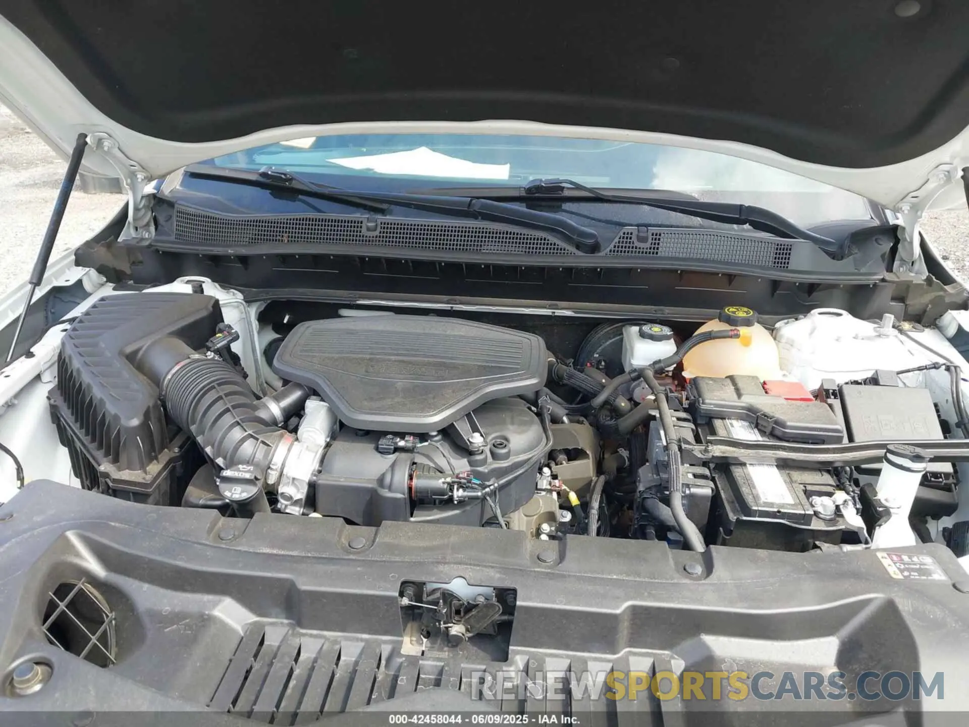 10 Photograph of a damaged car 3GNKBCRSXMS518468 CHEVROLET BLAZER 2021