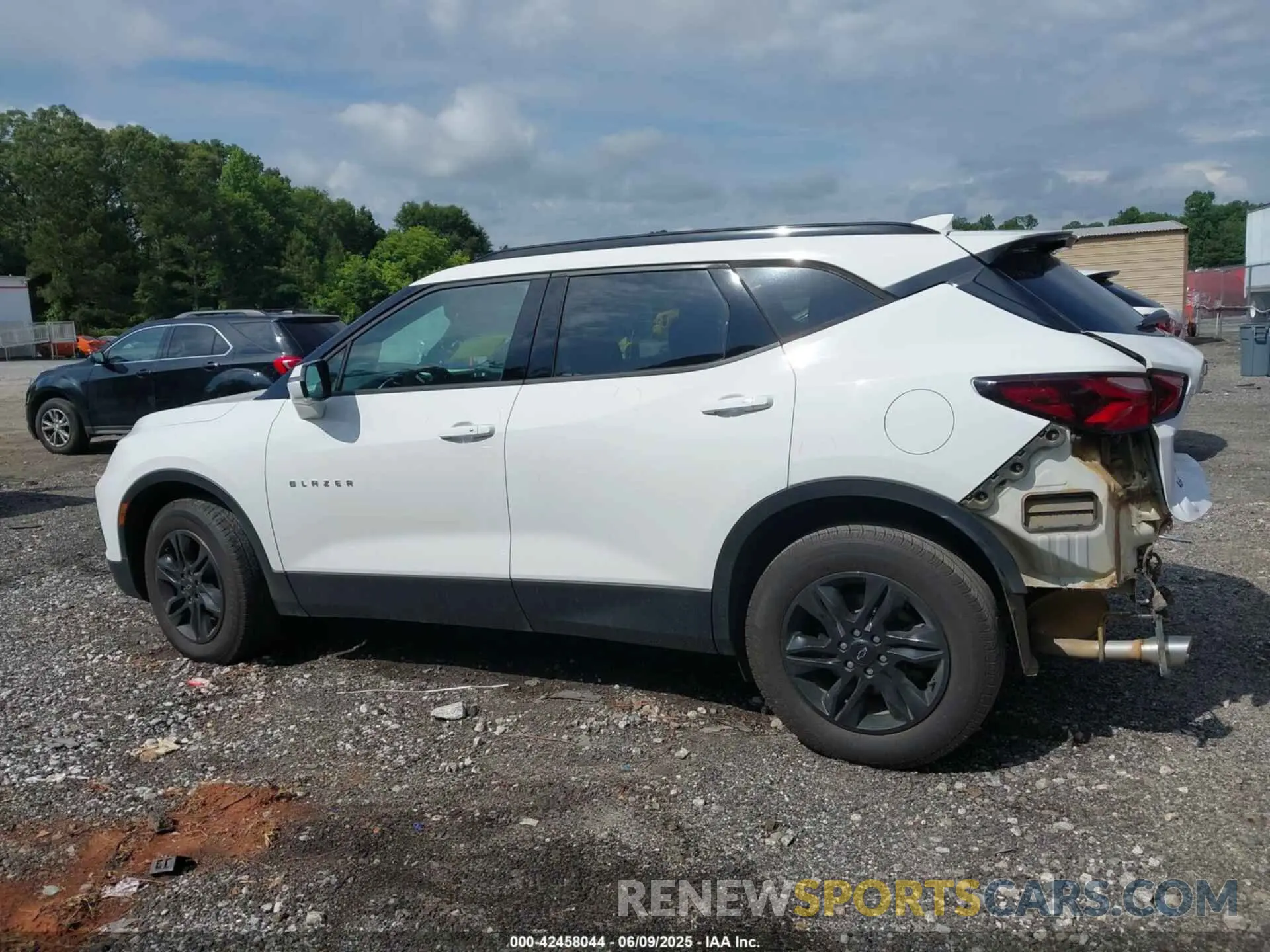 13 Photograph of a damaged car 3GNKBCRSXMS518468 CHEVROLET BLAZER 2021