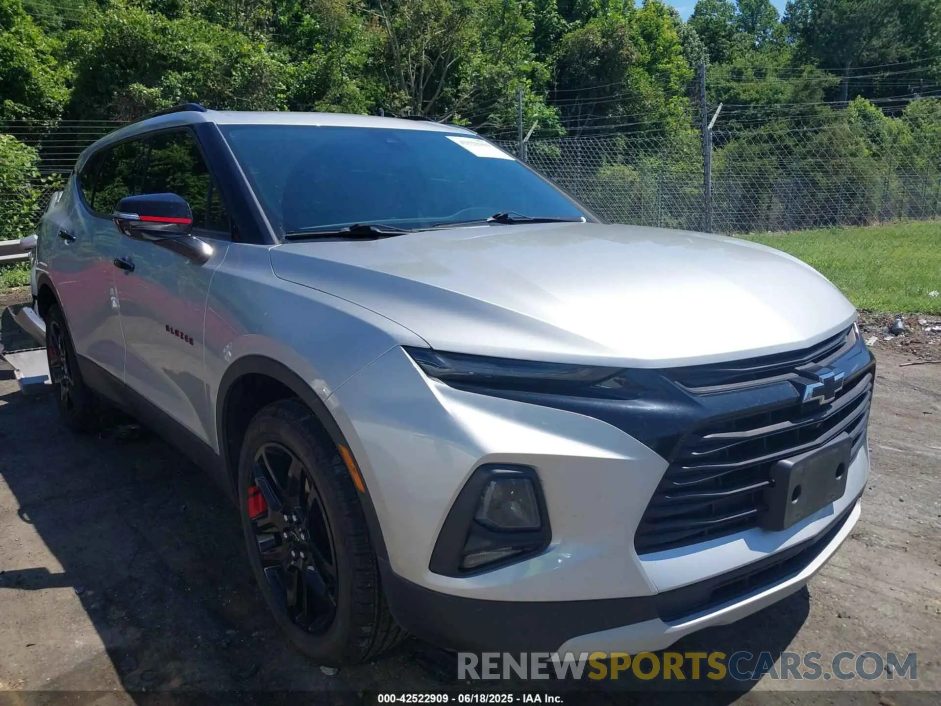 1 Photograph of a damaged car 3GNKBDR42MS529679 CHEVROLET BLAZER 2021