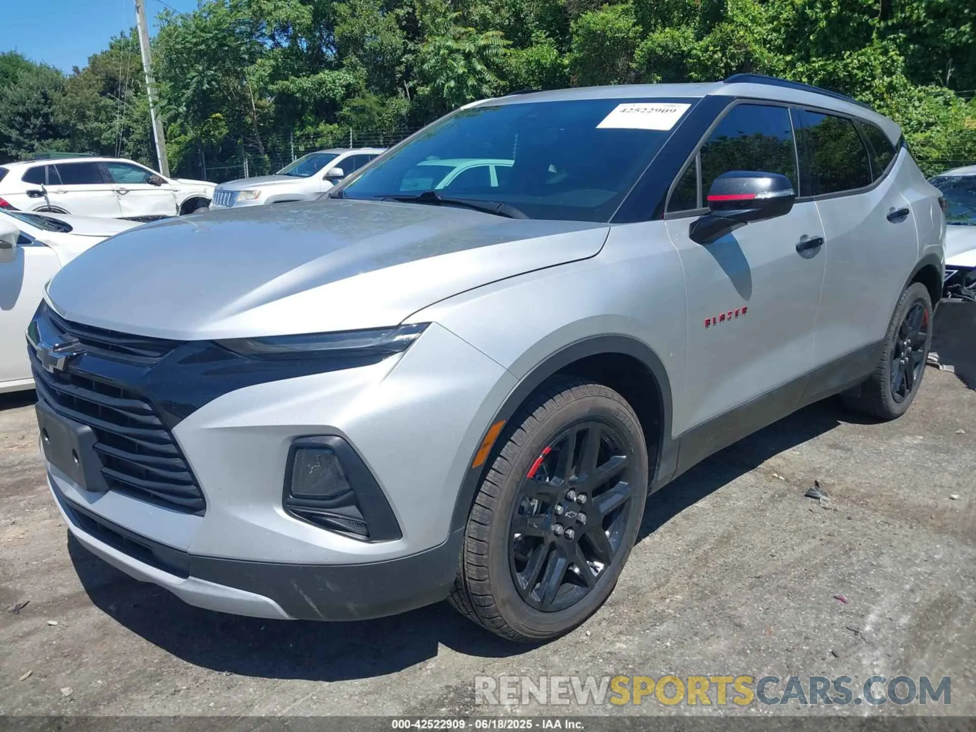 2 Photograph of a damaged car 3GNKBDR42MS529679 CHEVROLET BLAZER 2021