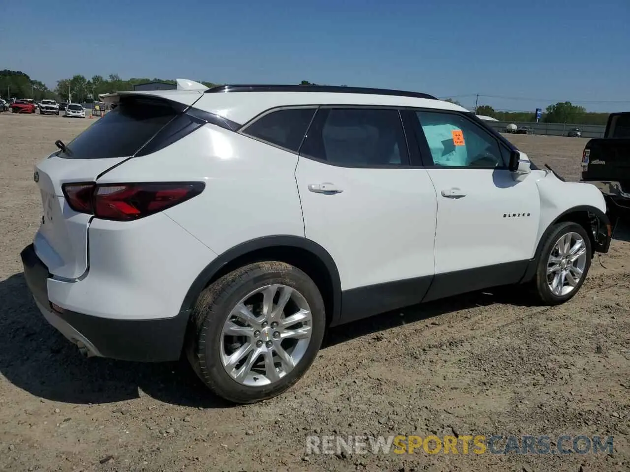 3 Photograph of a damaged car 3GNKBDRS4MS500747 CHEVROLET BLAZER 2021