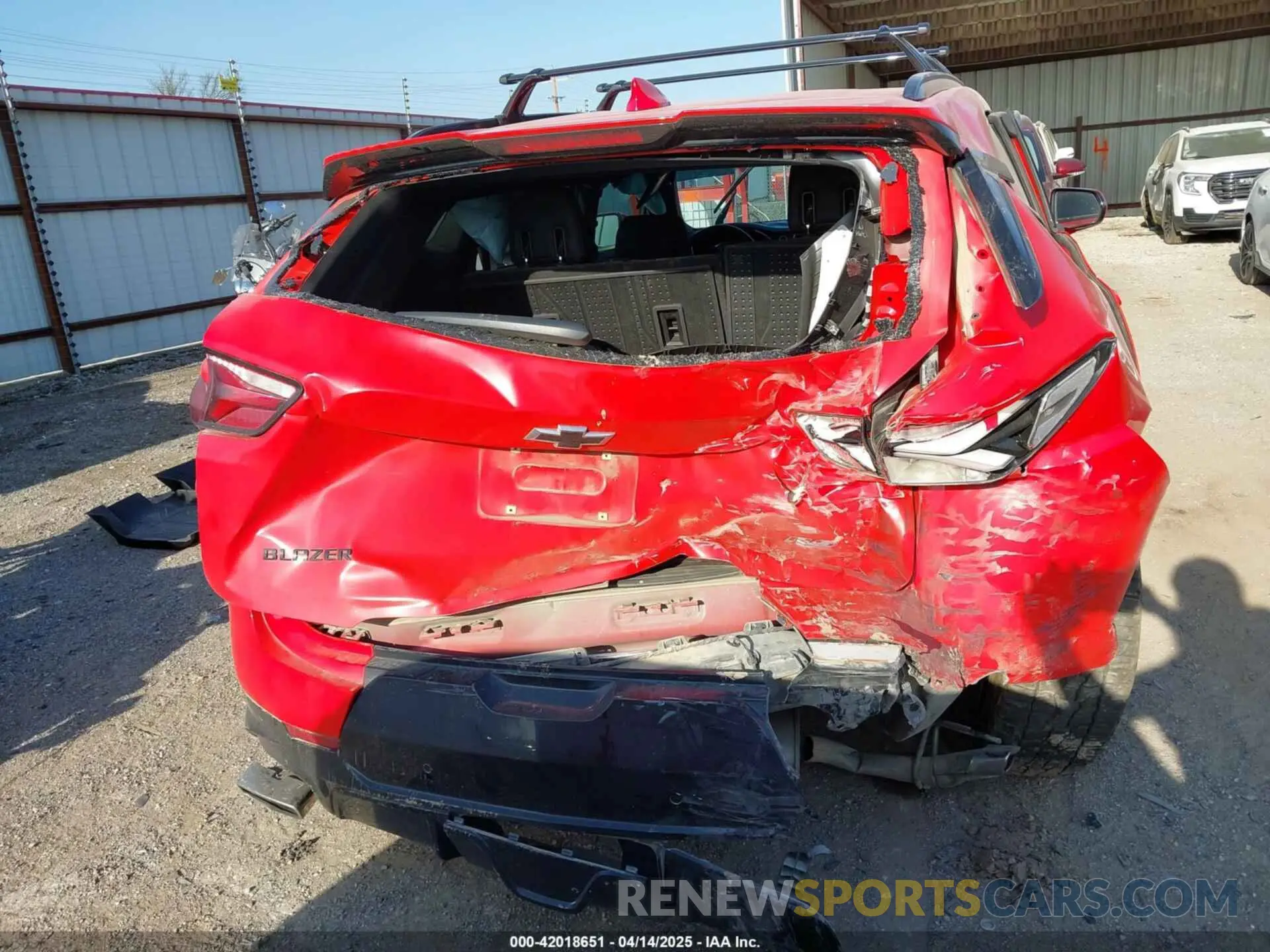 16 Photograph of a damaged car 3GNKBERS6MS581014 CHEVROLET BLAZER 2021