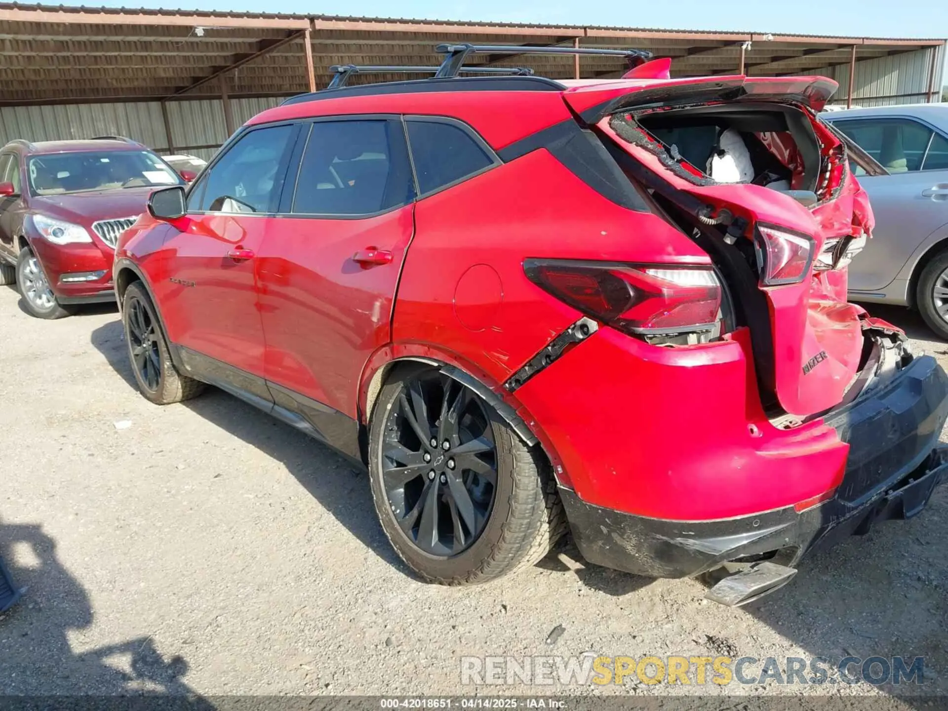 3 Photograph of a damaged car 3GNKBERS6MS581014 CHEVROLET BLAZER 2021