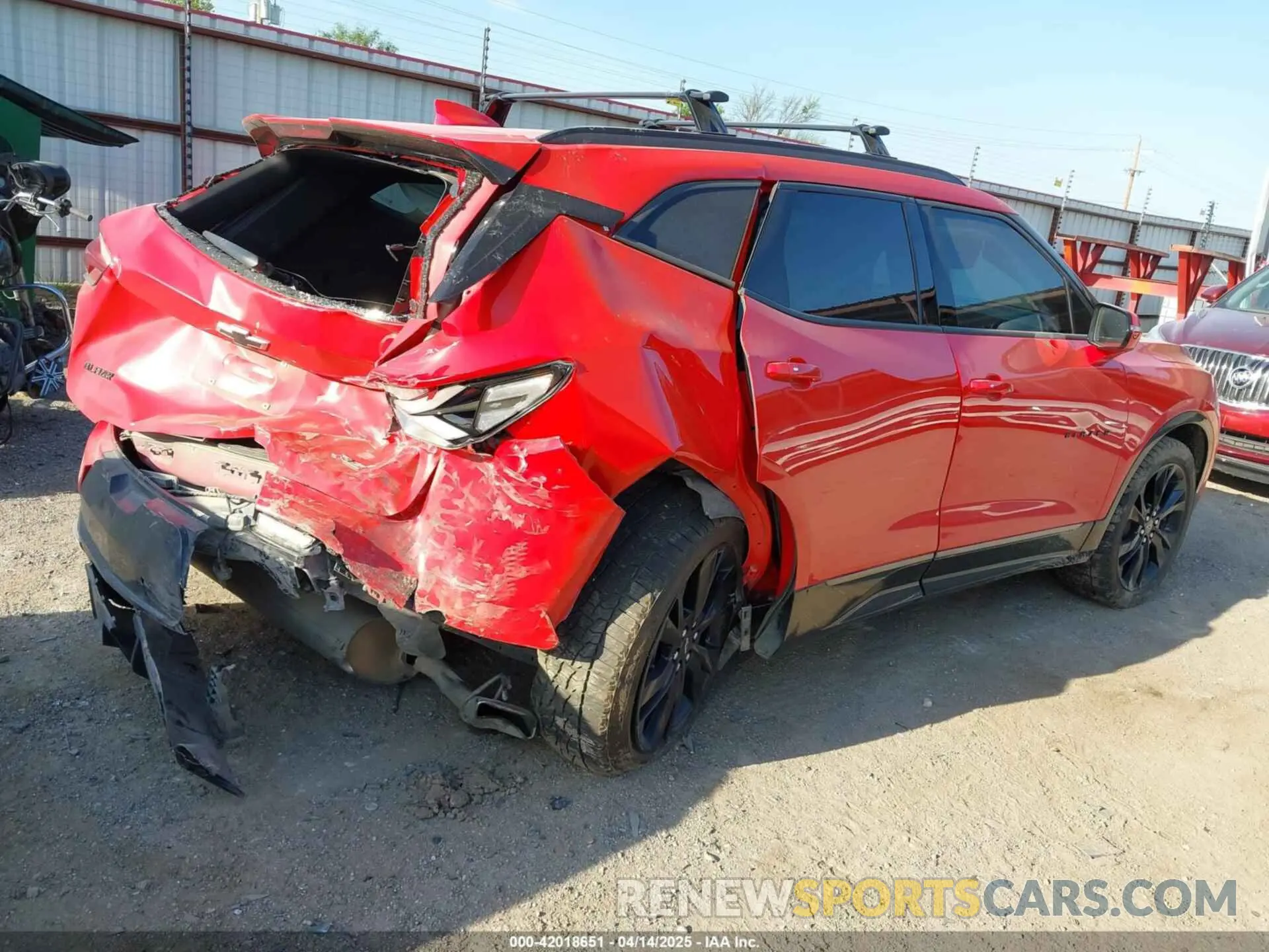 4 Photograph of a damaged car 3GNKBERS6MS581014 CHEVROLET BLAZER 2021