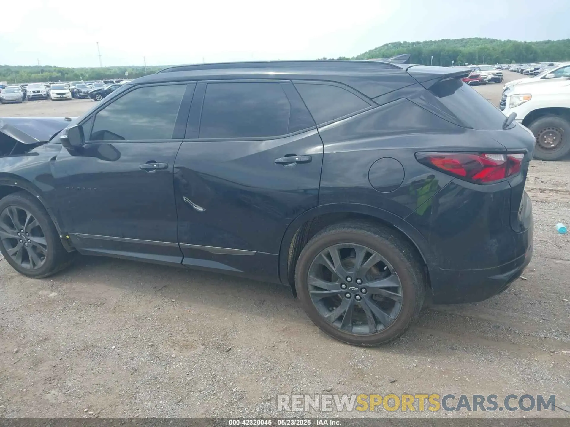 14 Photograph of a damaged car 3GNKBERS6MS583636 CHEVROLET BLAZER 2021